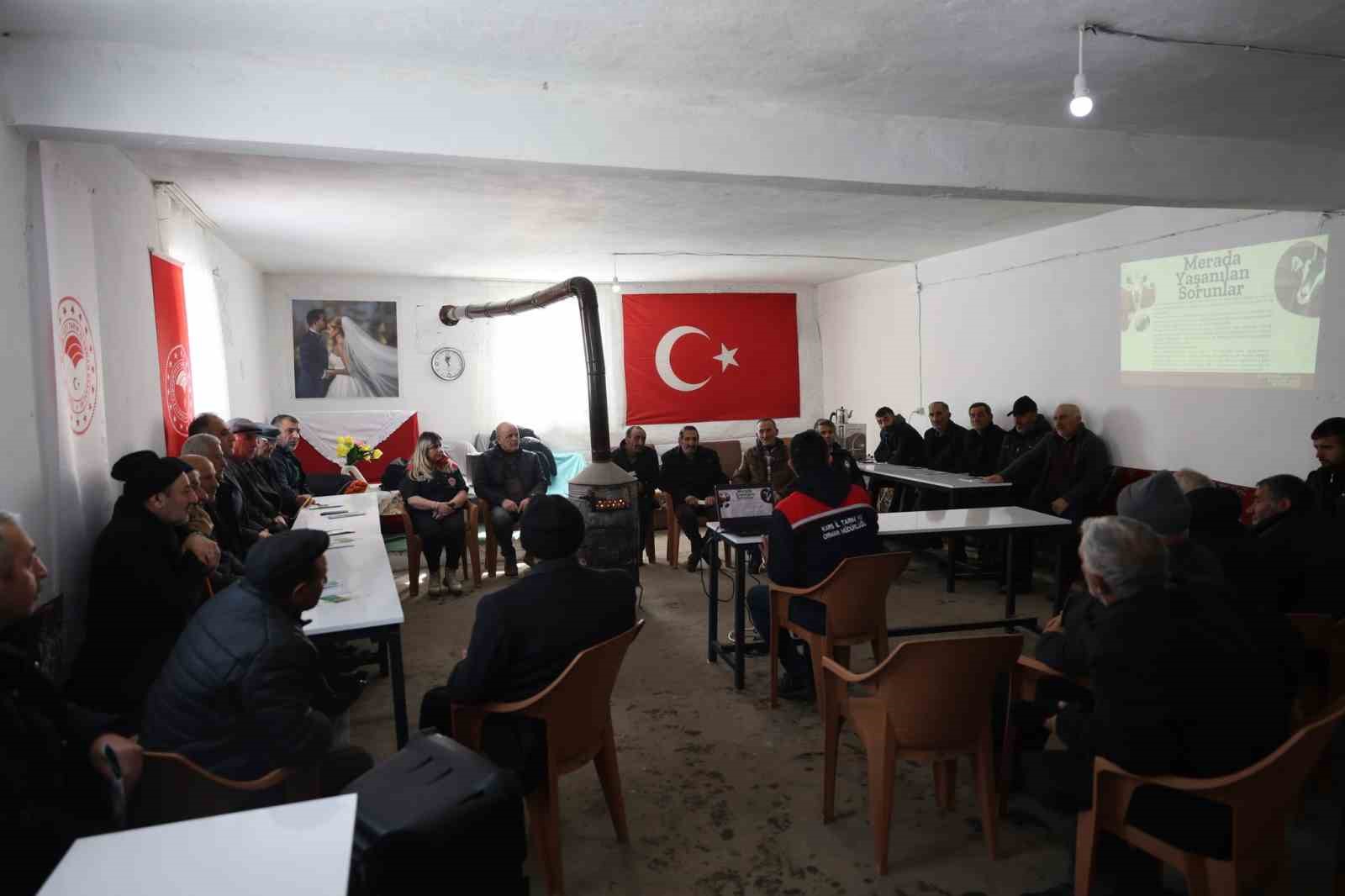 Kars’ta Tarım ve Orman Müdürlüğü üreticilerle buluşmayı sürdürüyor
