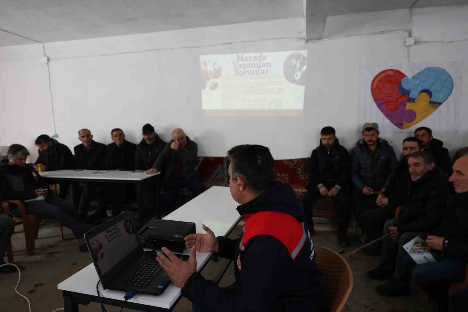 Kars’ta Tarım ve Orman Müdürlüğü üreticilerle buluşmayı sürdürüyor
