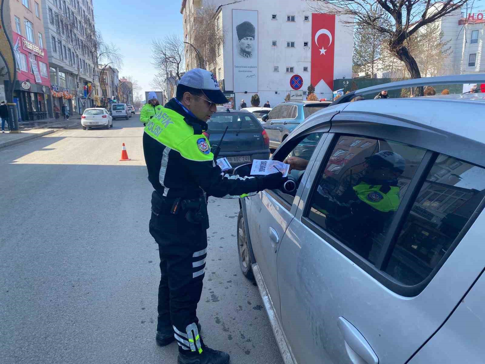 Kars’ta trafik güvenliği için bilgilendirme çalışması
