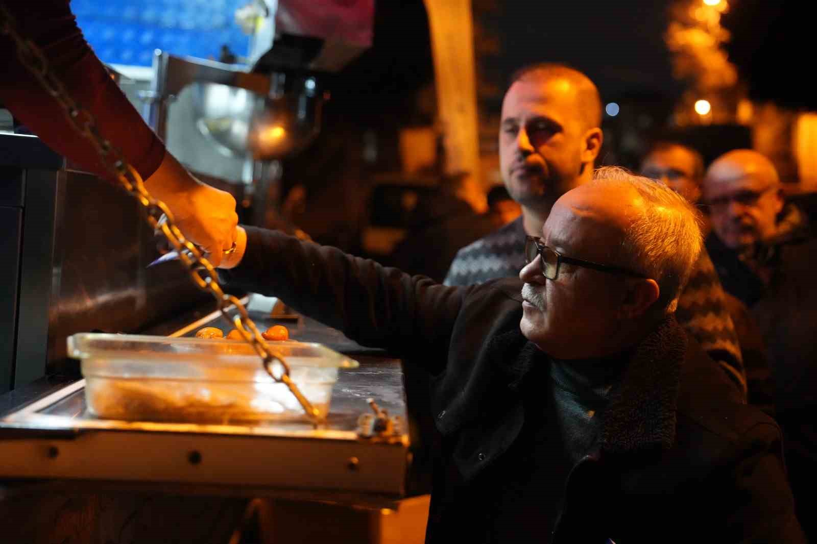 Kartal Belediyesi’nden miraç kandili dolayısıyla vatandaşlara lokma ikramı
