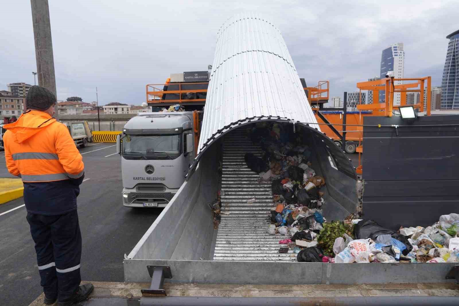 Kartal Belediyesi’nin yeni çöp toplama ve aktarma istasyonu hizmete girdi
