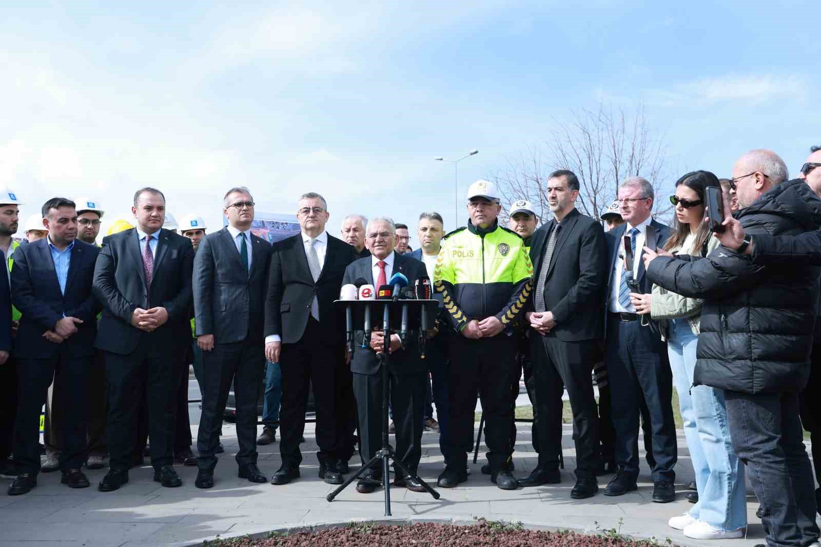 Kartal Kavşağı trafiğe kapanıyor
