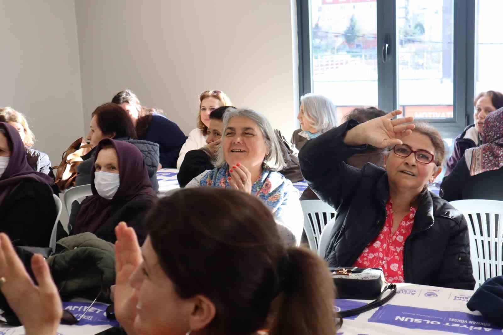 Kartal’da 8 Mart dayanışması: Emekçi kadınlar atölyelerde buluştu
