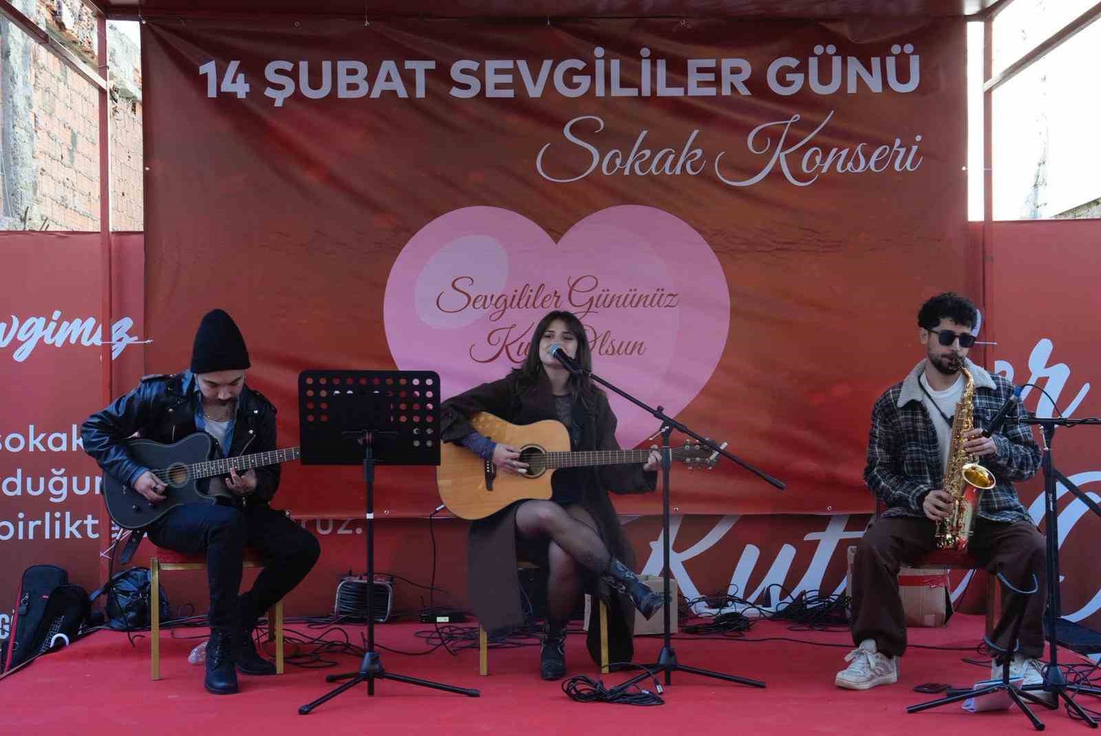 Kartal’da Sevgililer Günü coşkusu
