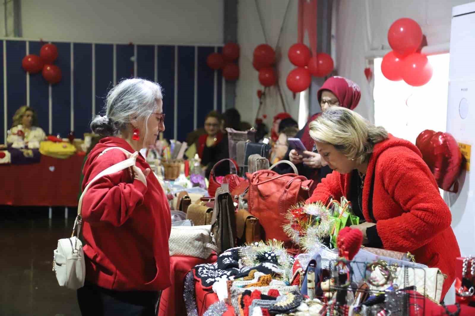 Kartal’da Sevgililer Günü’ne özel kadın emeği pazarı başladı
