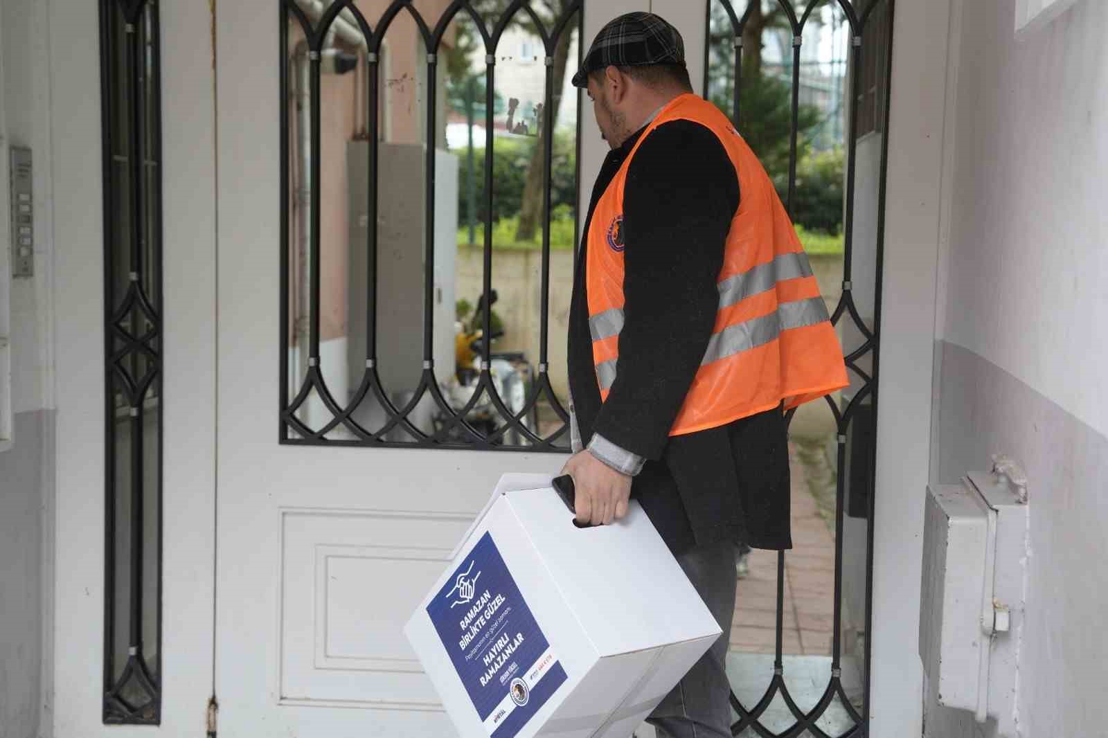 Kartal’da sosyal dayanışma ağı hanelere ulaştı: Ramazan destekleri tamamlandı
