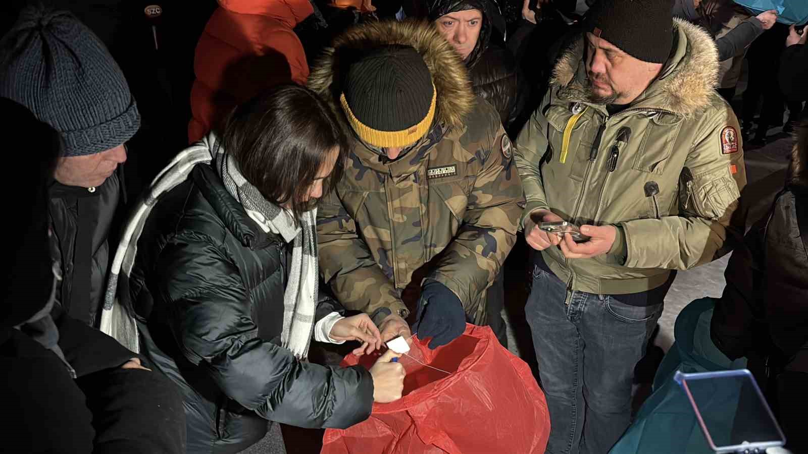 Kartalkaya yangın faciasının birinci yıldönümünde acılı aileler otel önünde bir araya geldi
