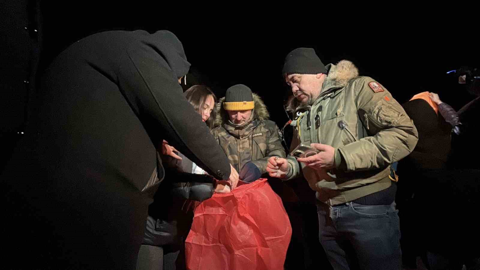 Kartalkaya yangın faciasının birinci yıldönümünde acılı aileler otel önünde bir araya geldi
