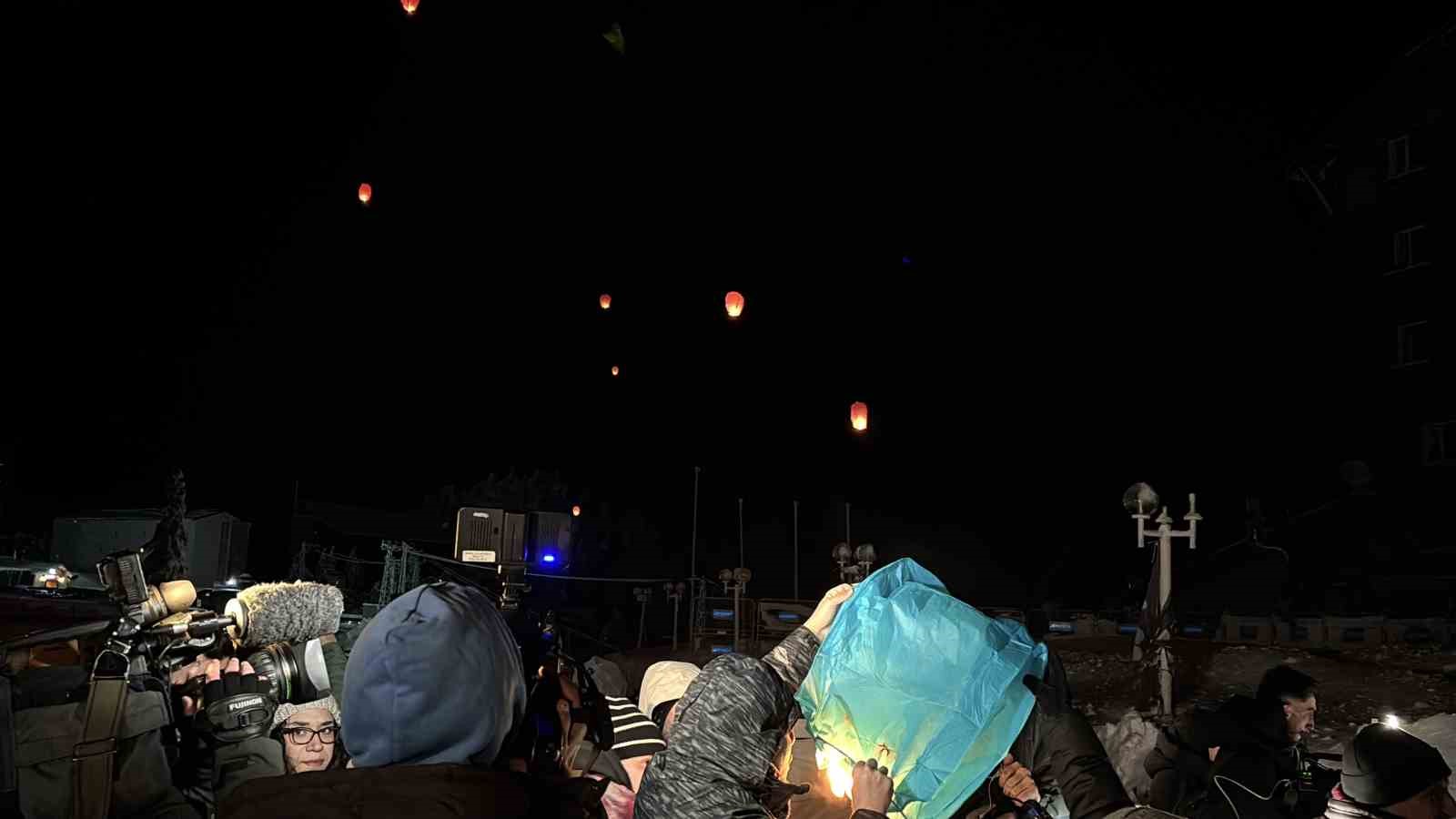 Kartalkaya yangın faciasının birinci yıldönümünde acılı aileler otel önünde bir araya geldi

