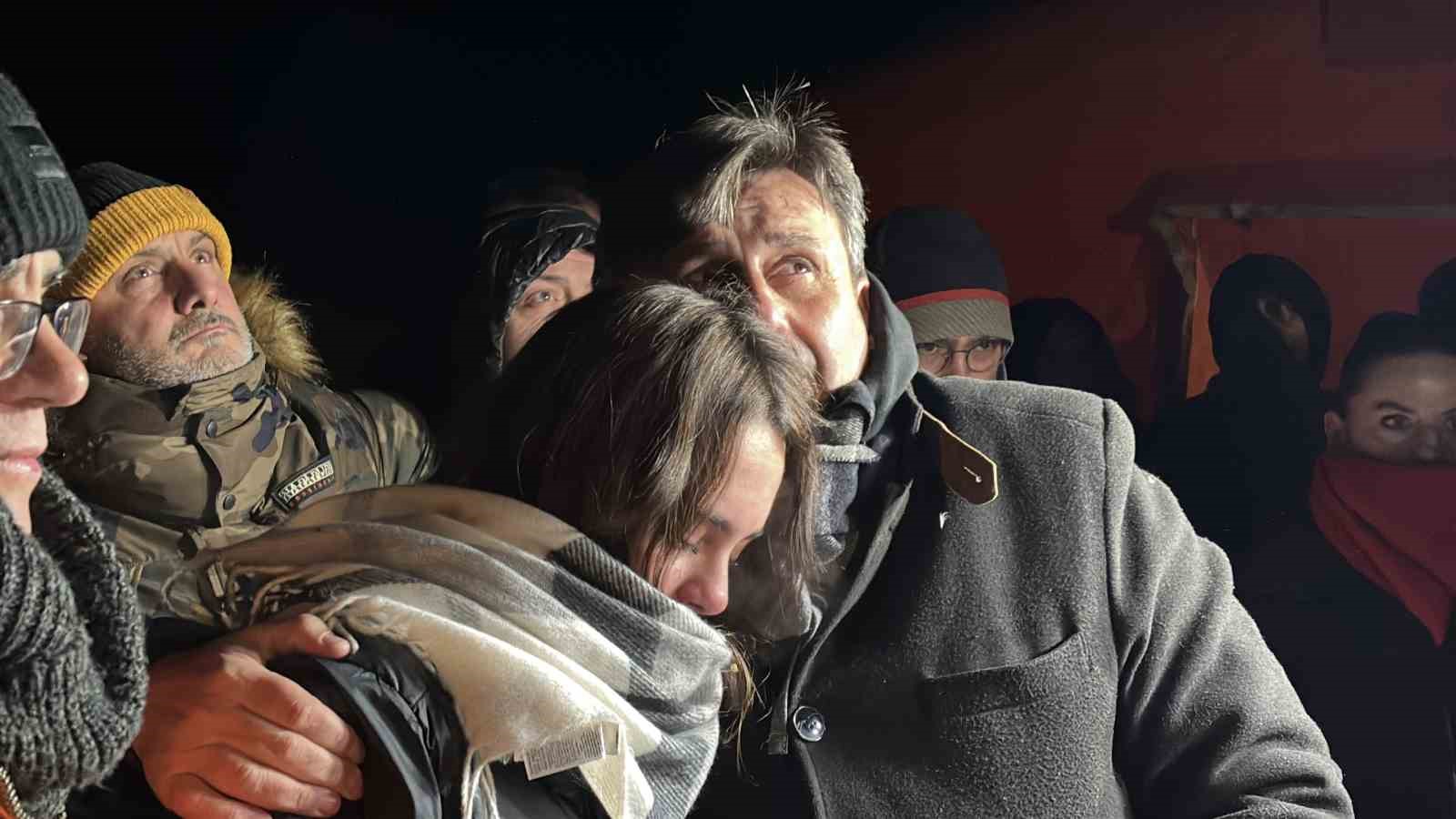 Kartalkaya yangın faciasının birinci yıldönümünde acılı aileler otel önünde bir araya geldi
