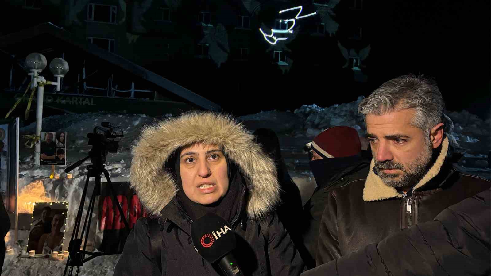 Kartalkaya yangın faciasının birinci yıldönümünde acılı aileler otel önünde bir araya geldi
