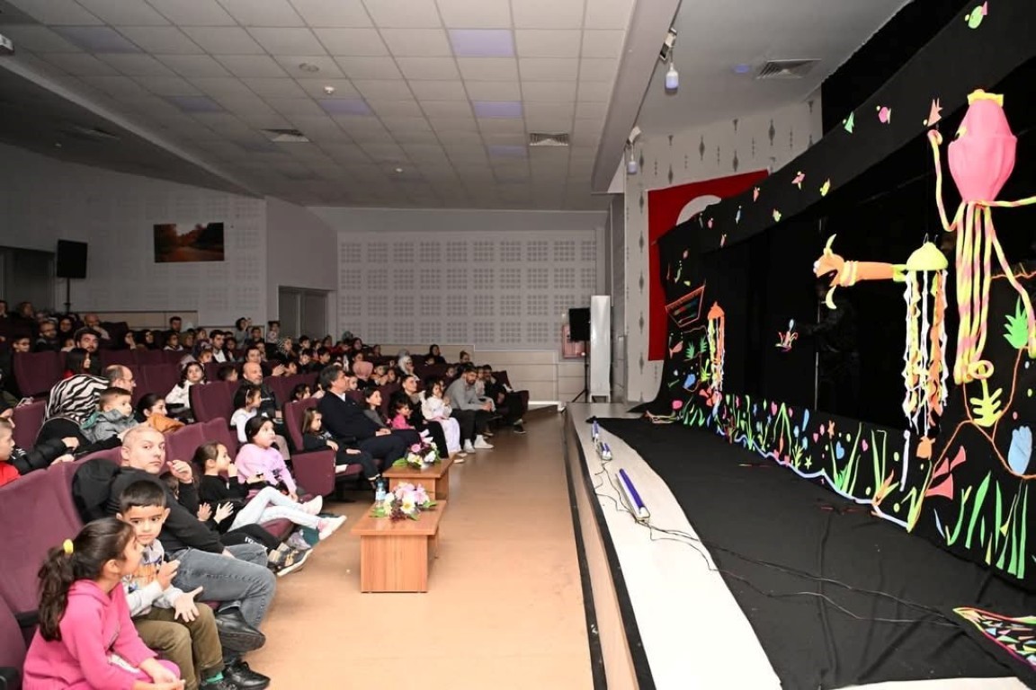 Kartepe’de çocuklar "Çevreci Balık" oyunuyla çevre bilinci kazandı
