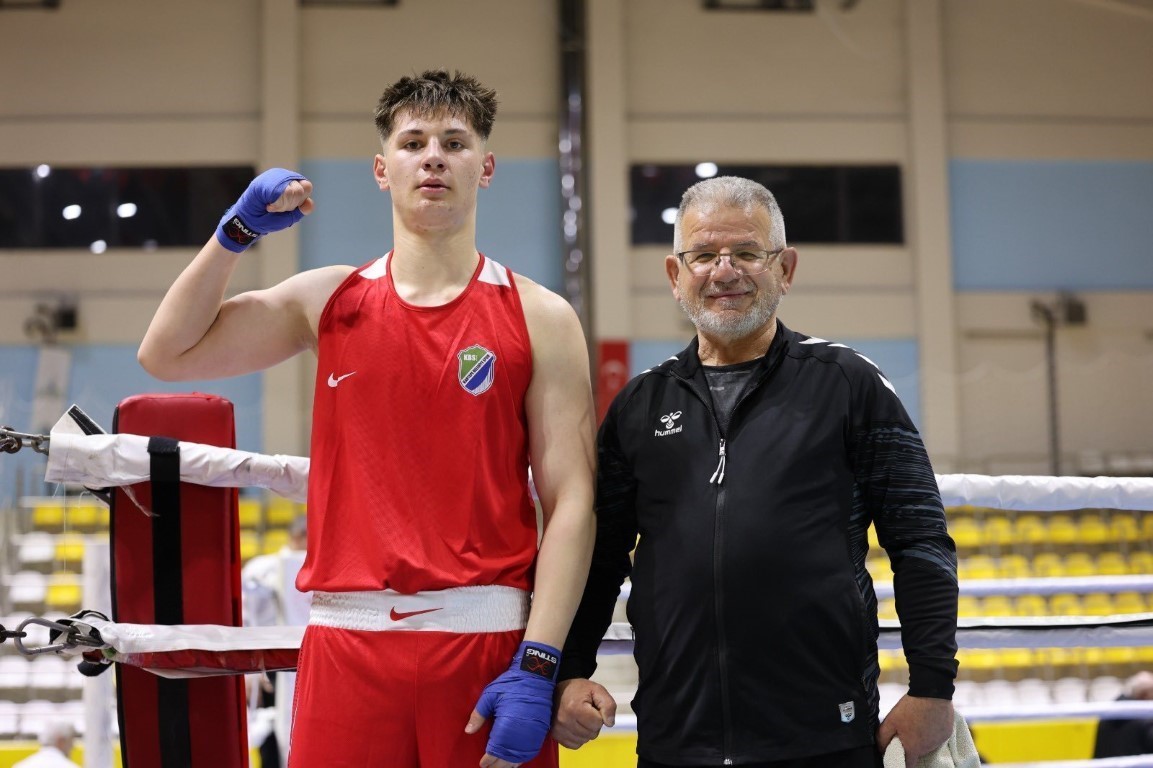 Kartepe’de düzenlenen İller Arası Yıldızlar Ferdi Boks Turnuvası sona erdi
Kartepe’de düzenlenen İller Arası Yıldızlar Ferdi Boks Turnuvası sona erdi