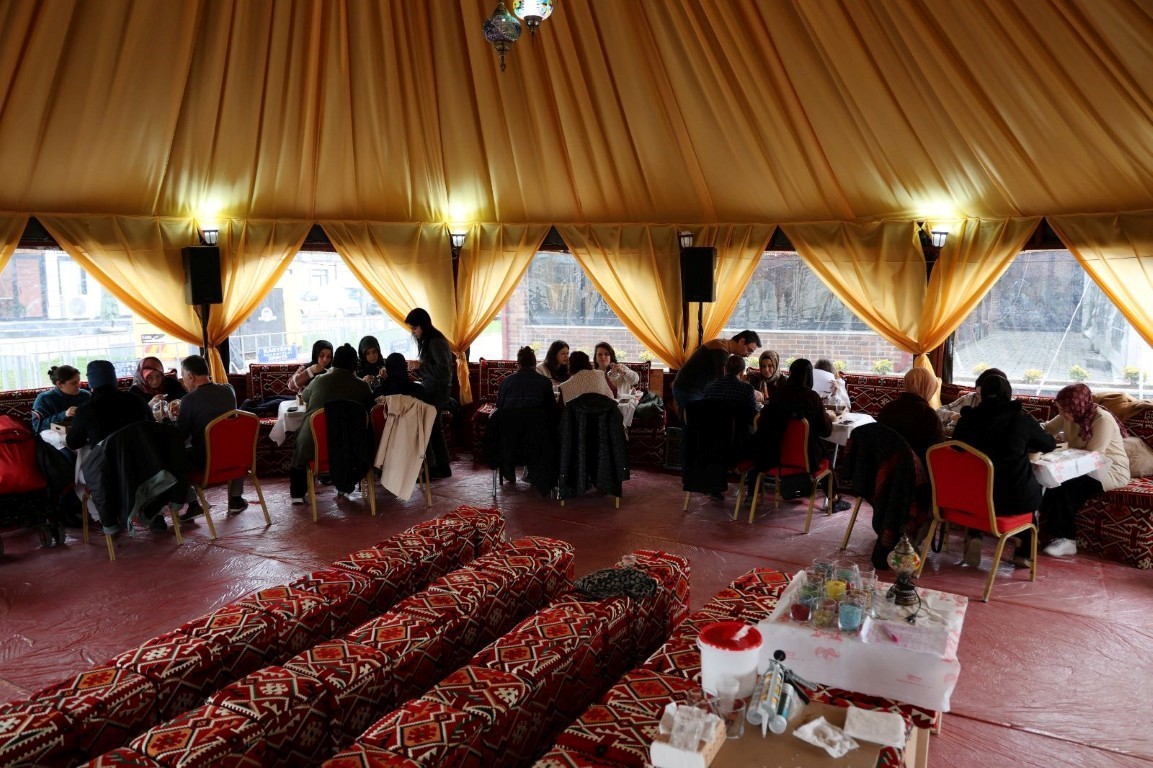 Kartepe’de kurulan otağ çadırında geleneksel sanatlar yaşatılıyor
