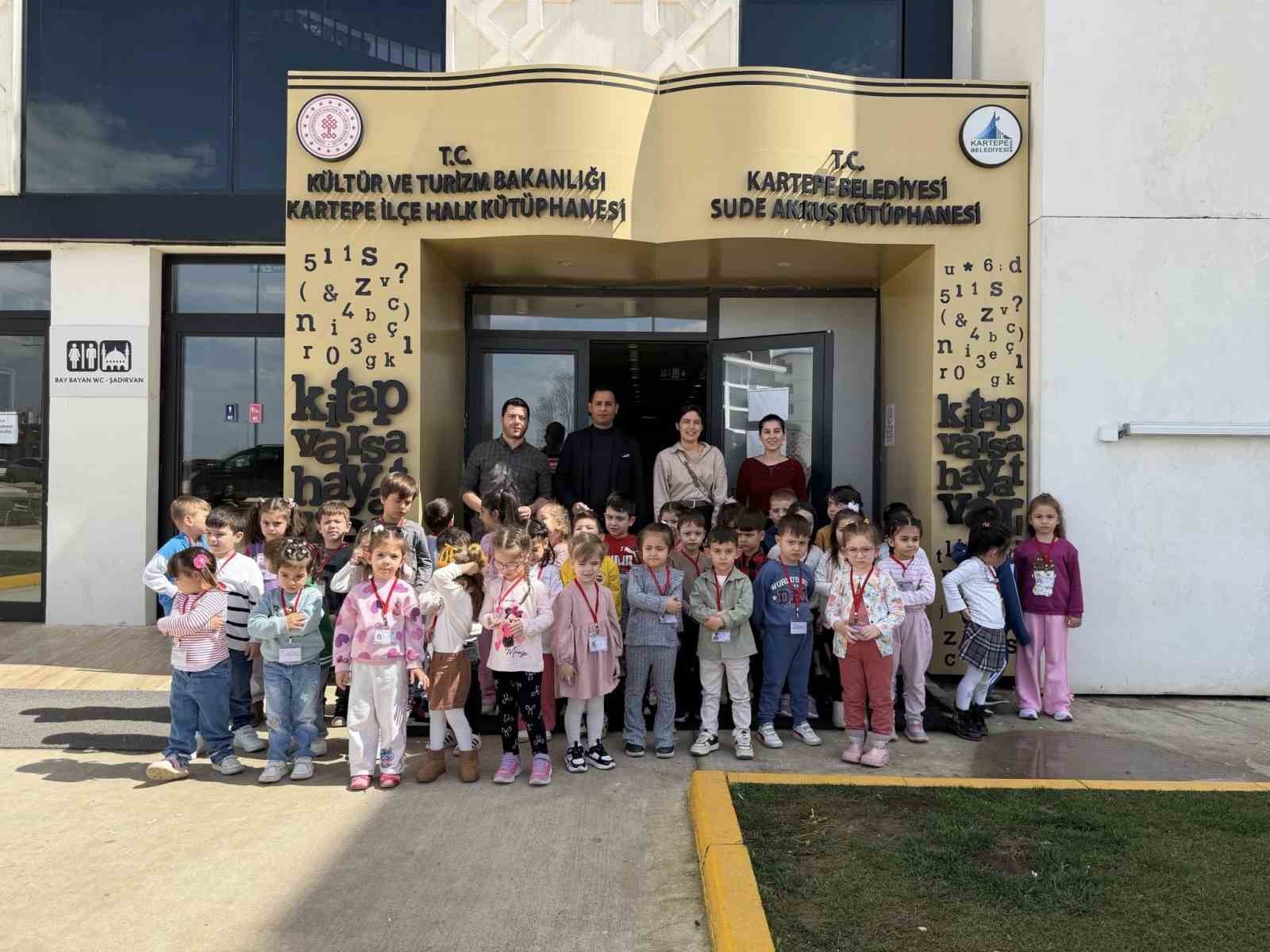 Kartepe’de minikler Kütüphaneler Haftası’nı müzikli masallarla kutladı
