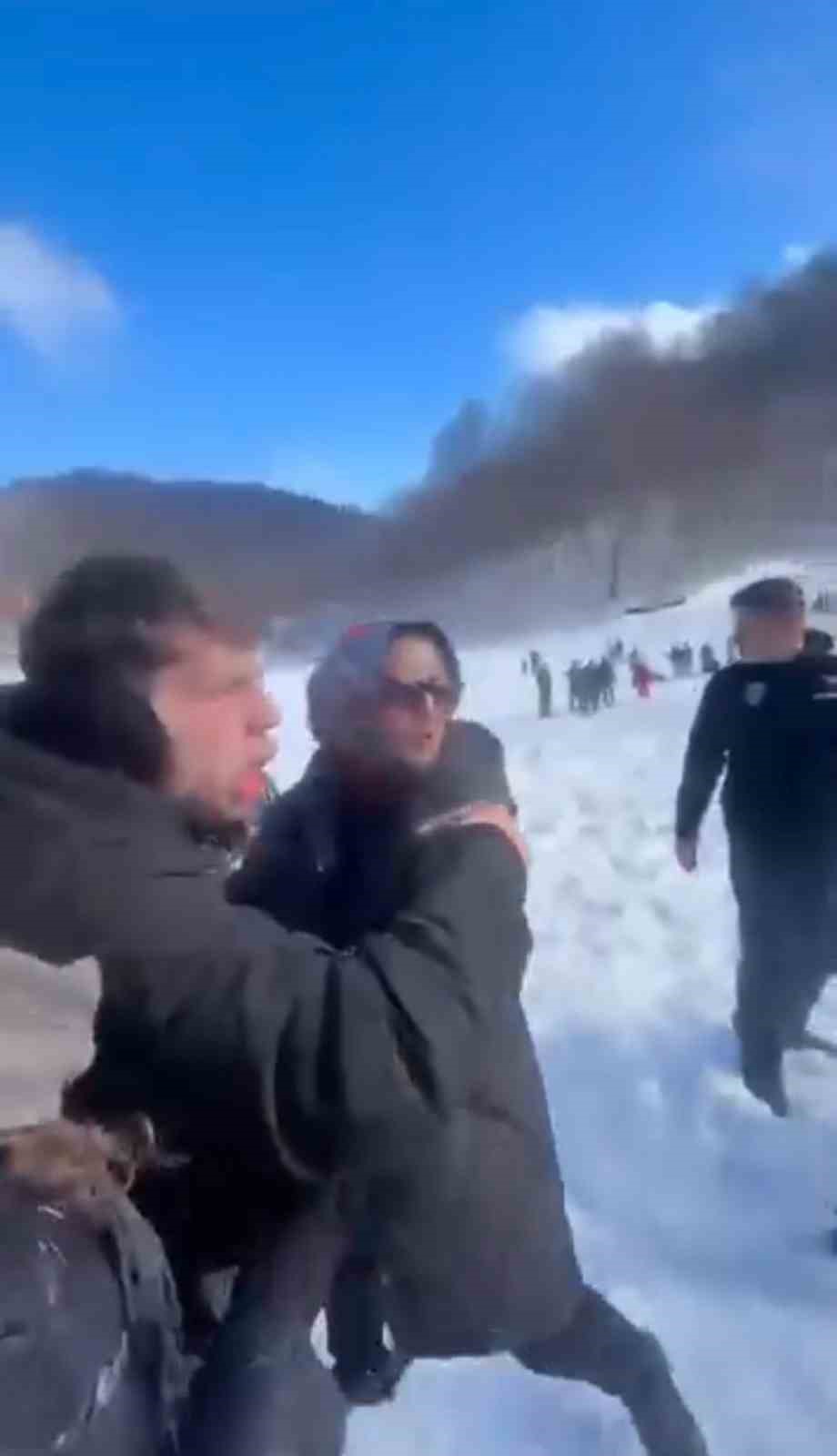 Kartepe’deki kavganın en büyük mağduru çocuklar oldu: "Babama 5 kişi saldırdılar, kafasını ATV’ye vurdular"
Kartepe’deki kavganın en büyük mağduru çocuklar oldu: "Babama 5 kişi saldırdılar, kafasını ATV’ye vurdular"