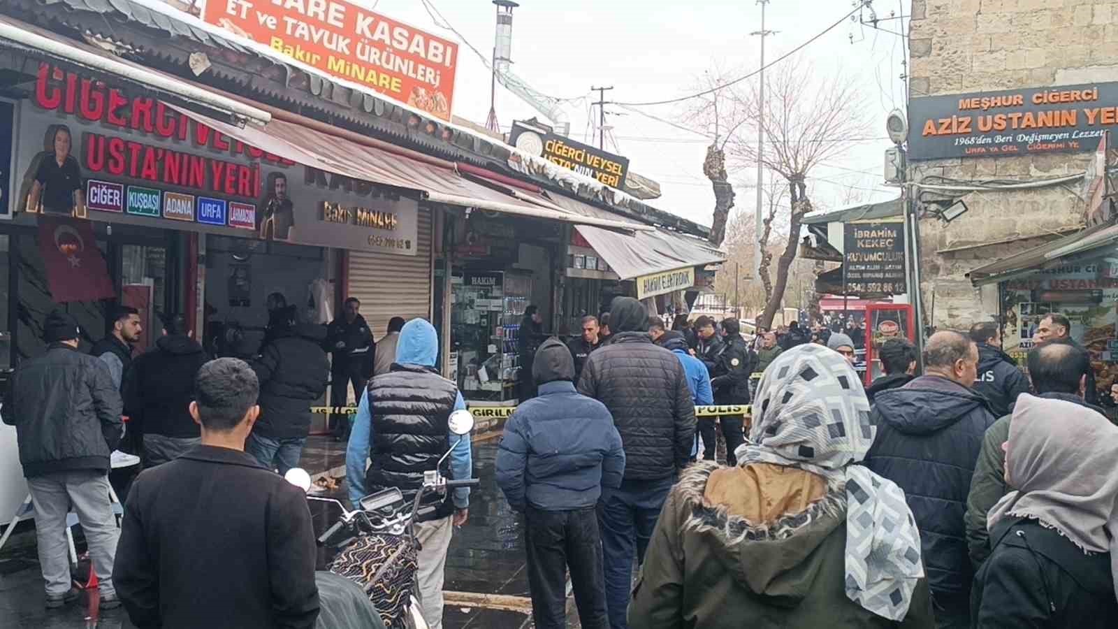 Kasap dükkanına silahlı saldırı: 2 yaralı
