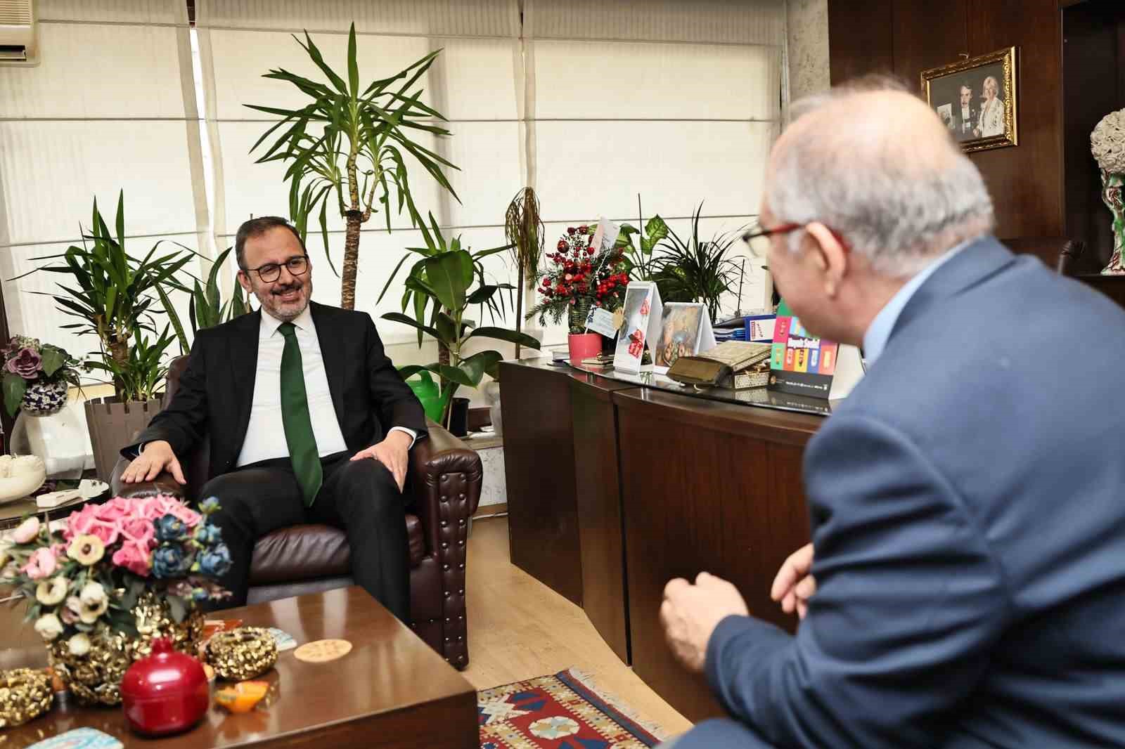 Kasapoğlu: "Gazeteciler sadece haber yapan değil, toplumun hafızasını tutan insanlardır"
