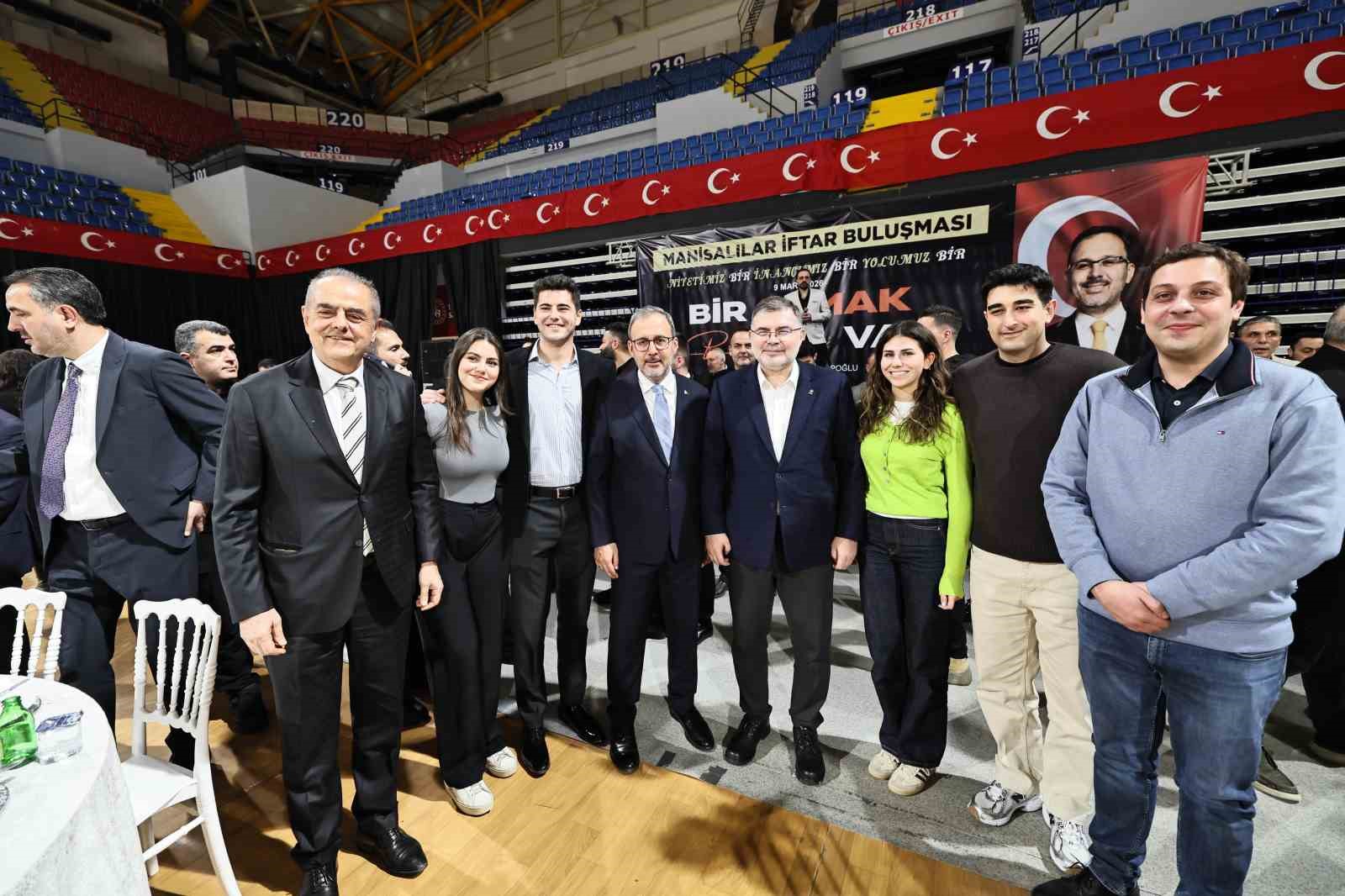 Kasapoğlu, Manisalılarla iftar sofrasında buluştu
