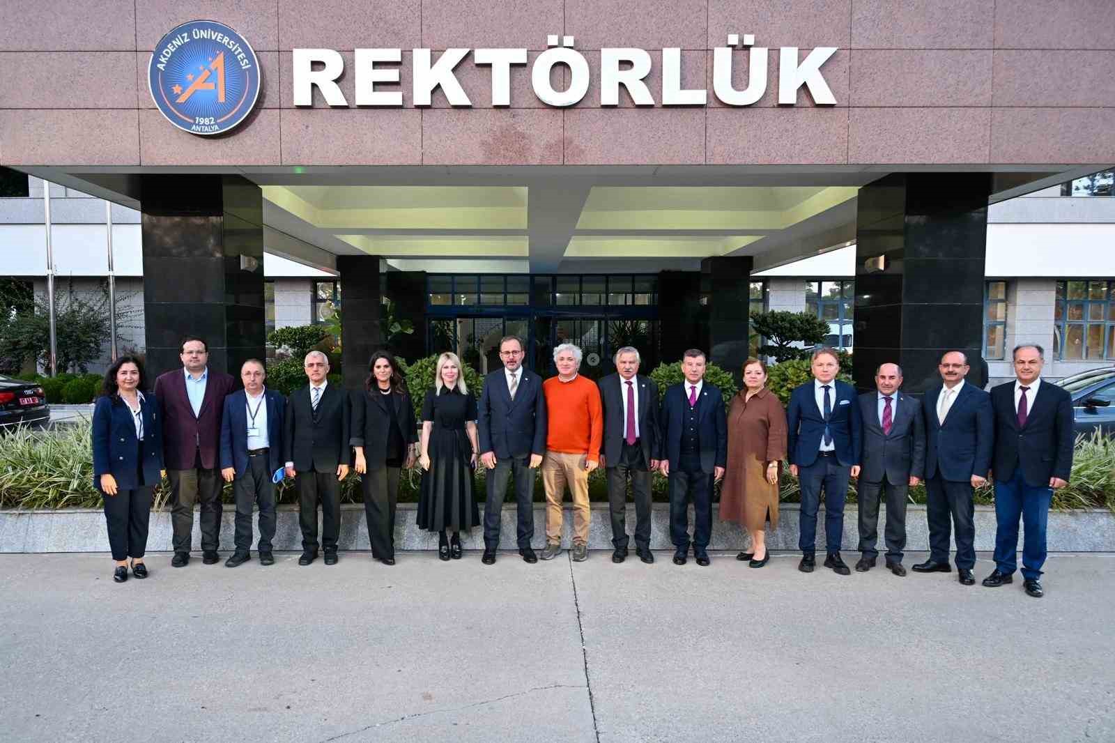 Kasapoğlu: "Mesele mevzuat değil, hayatın kendisi"
Kasapoğlu: "Mesele mevzuat değil, hayatın kendisi"