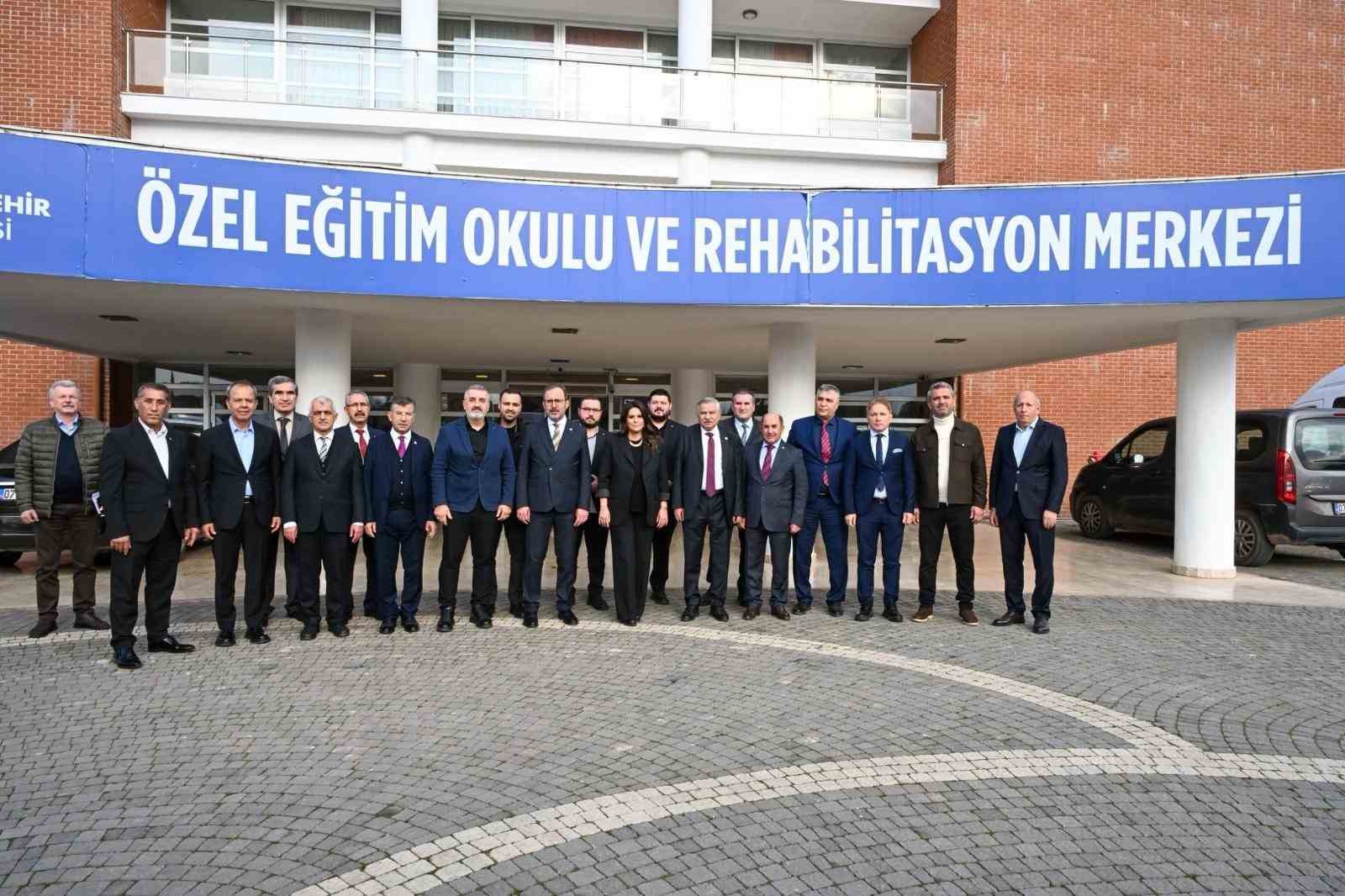 Kasapoğlu: "Mesele mevzuat değil, hayatın kendisi"
Kasapoğlu: "Mesele mevzuat değil, hayatın kendisi"