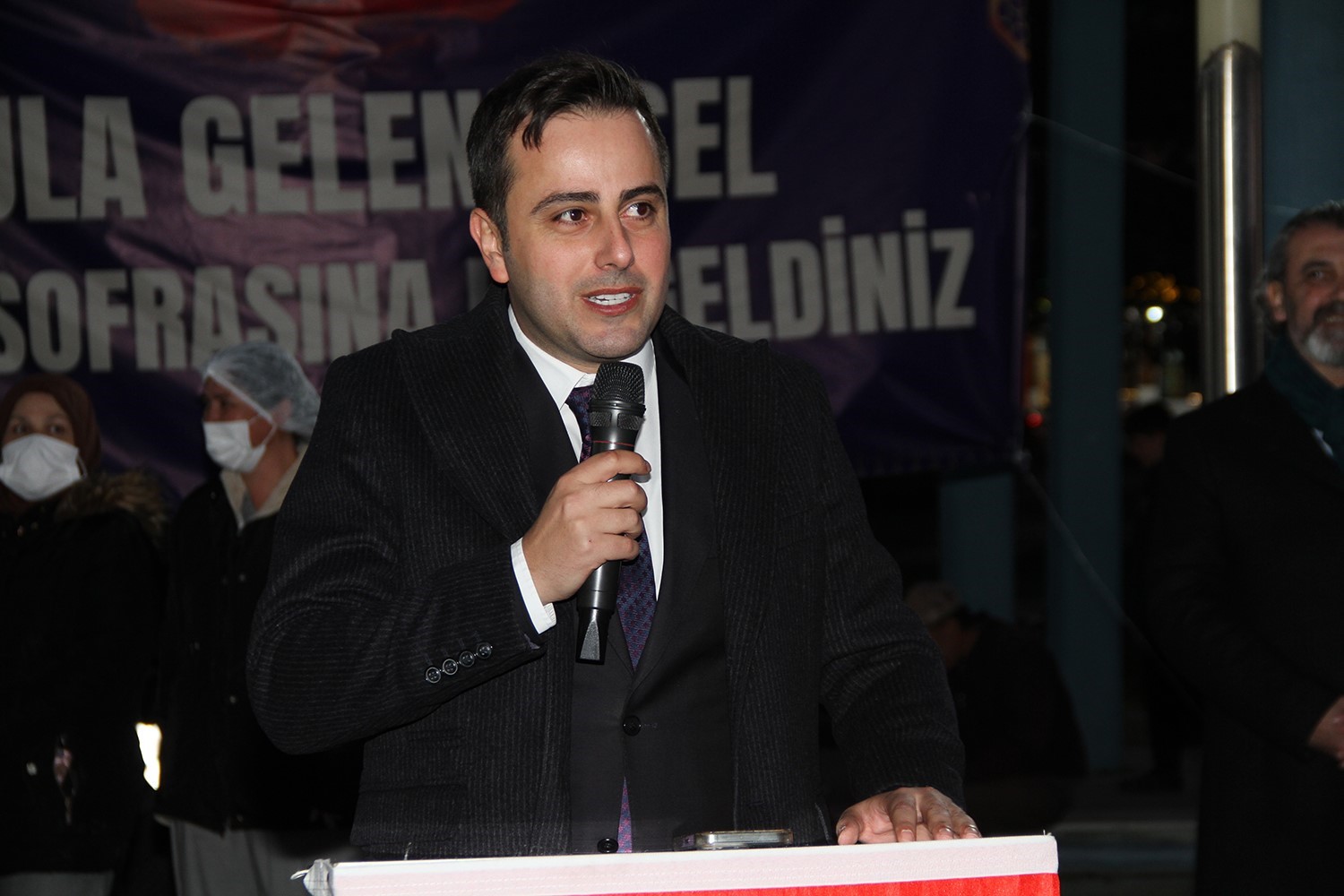 Kasapoğlu ve Vali Özkan vatandaşlarla iftarda buluştu
