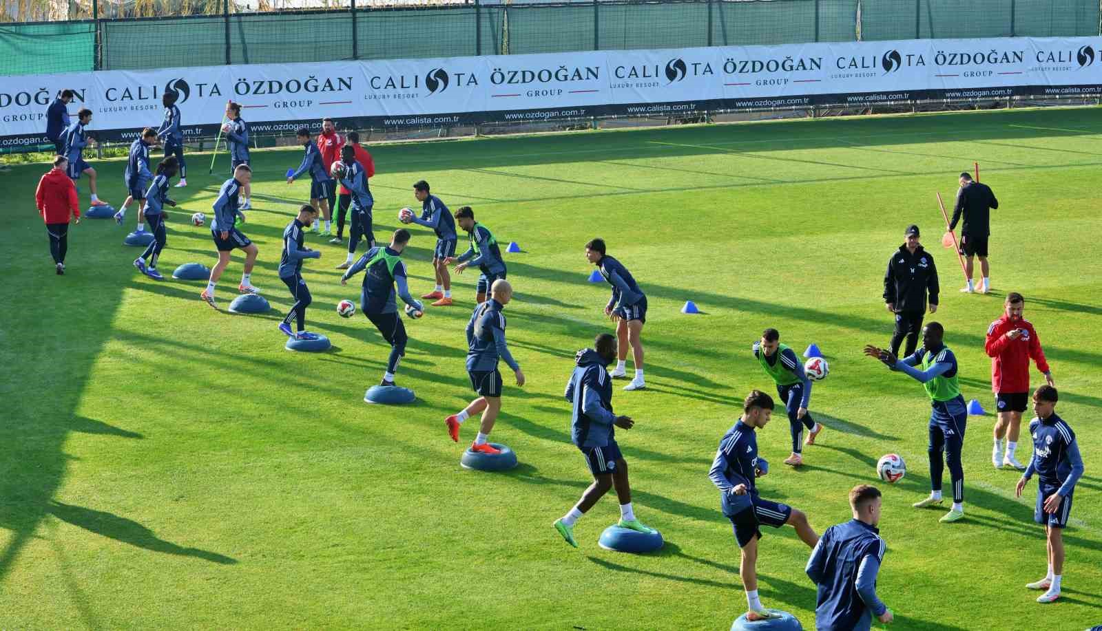 Kasımpaşa, devre arası çalışmalarını Antalya’da sürdürüyor
