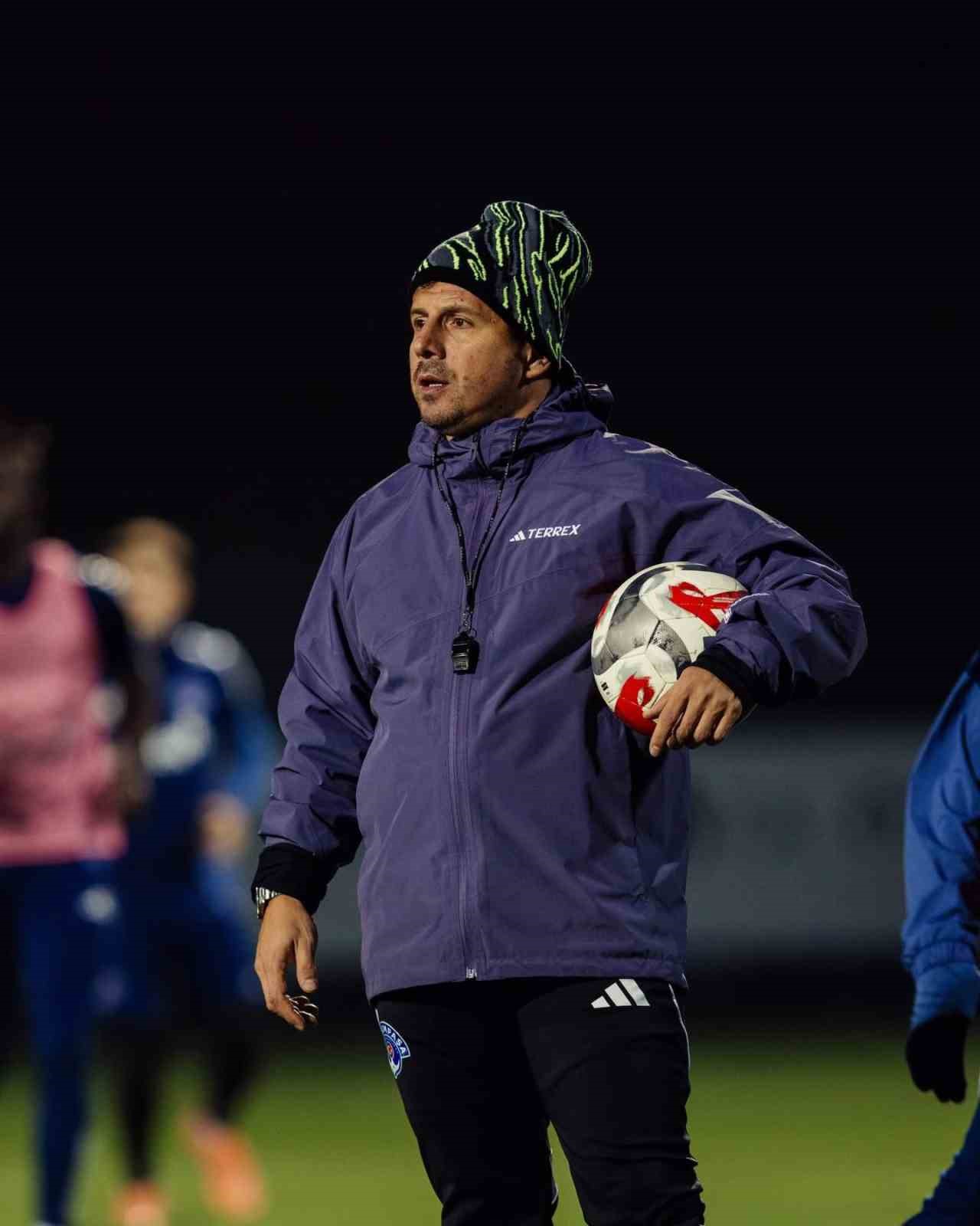 Kasımpaşa’da devre arası hazırlıkları sürüyor
