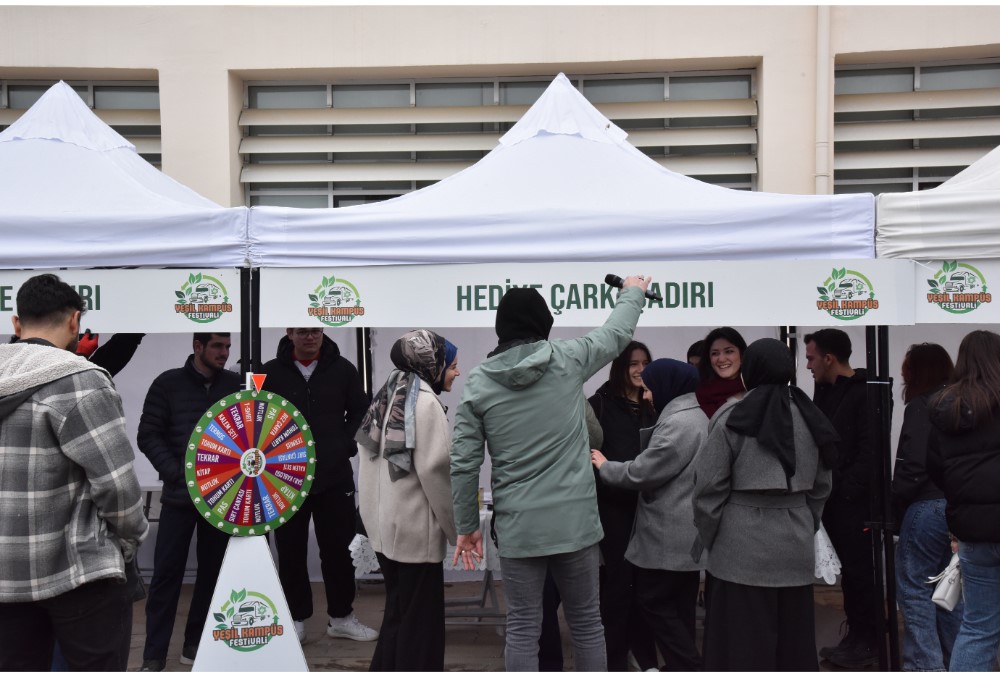 Kastamonu Üniversitesi’nde "çevre tırı" öğrencilerle buluştu
Kastamonu Üniversitesi’nde "çevre tırı" öğrencilerle buluştu