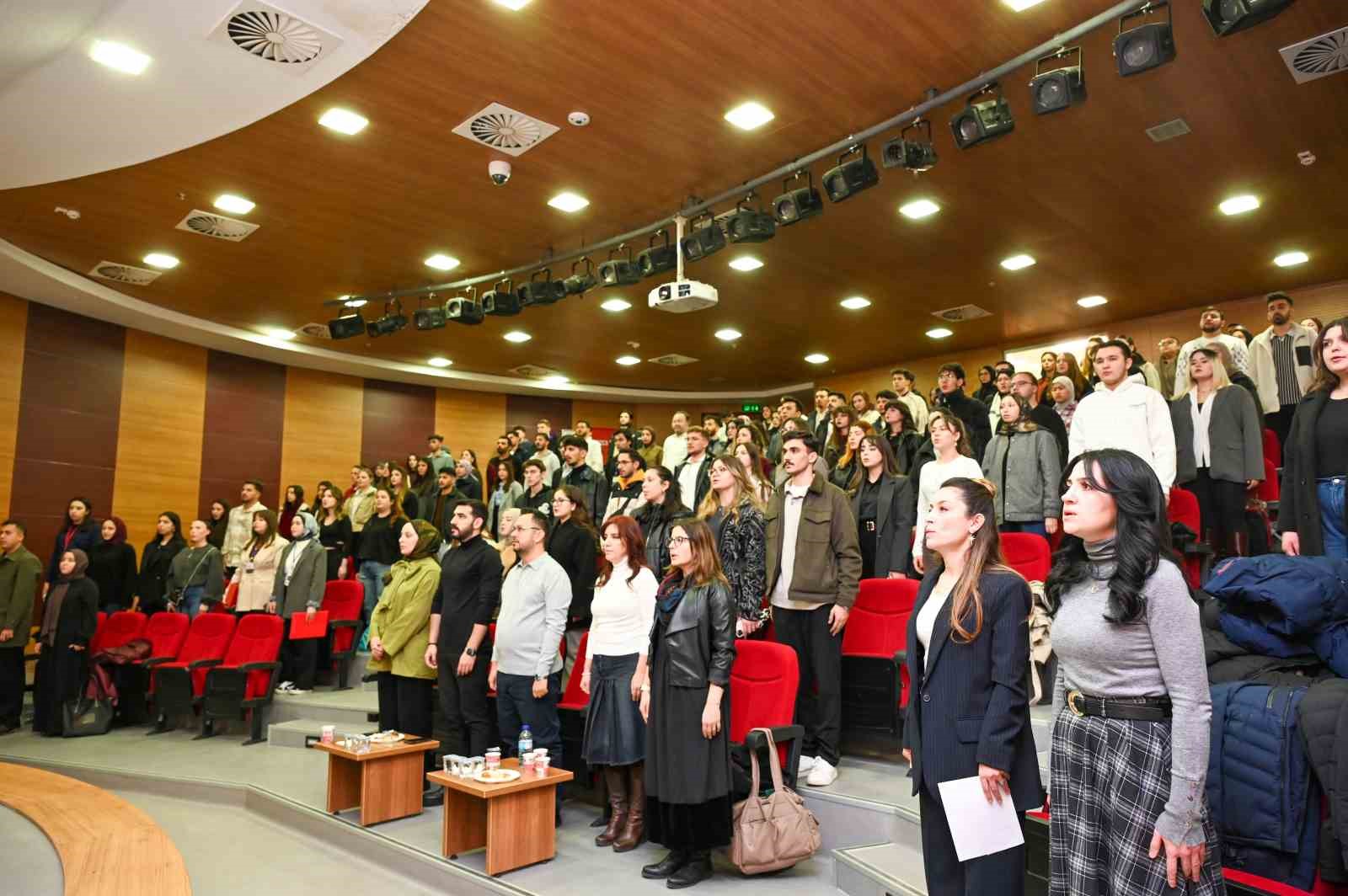 Kastamonu Üniversitesi’nde yapay zeka ve medya etiği masaya yatırıldı
