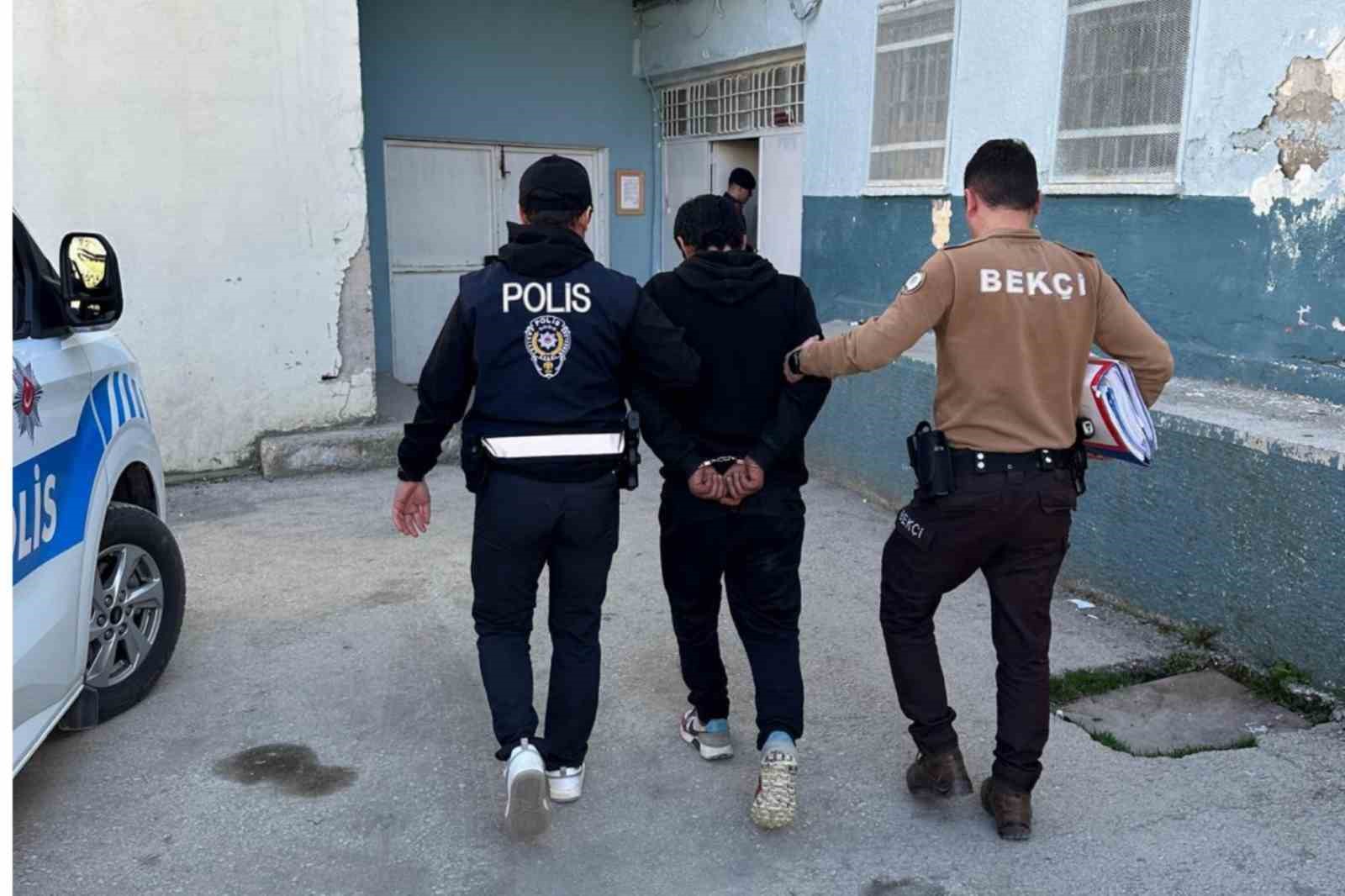 Kastamonu’da 24 yıl hapis cezasıyla aranan hükümlü yakalandı
