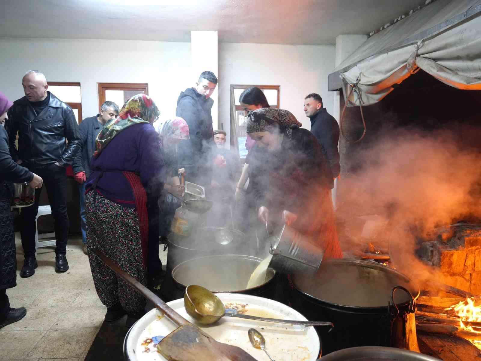 Kastamonu’da 8 asırlık "tekke çorbası" geleneği bu yıl da yaşatıldı

