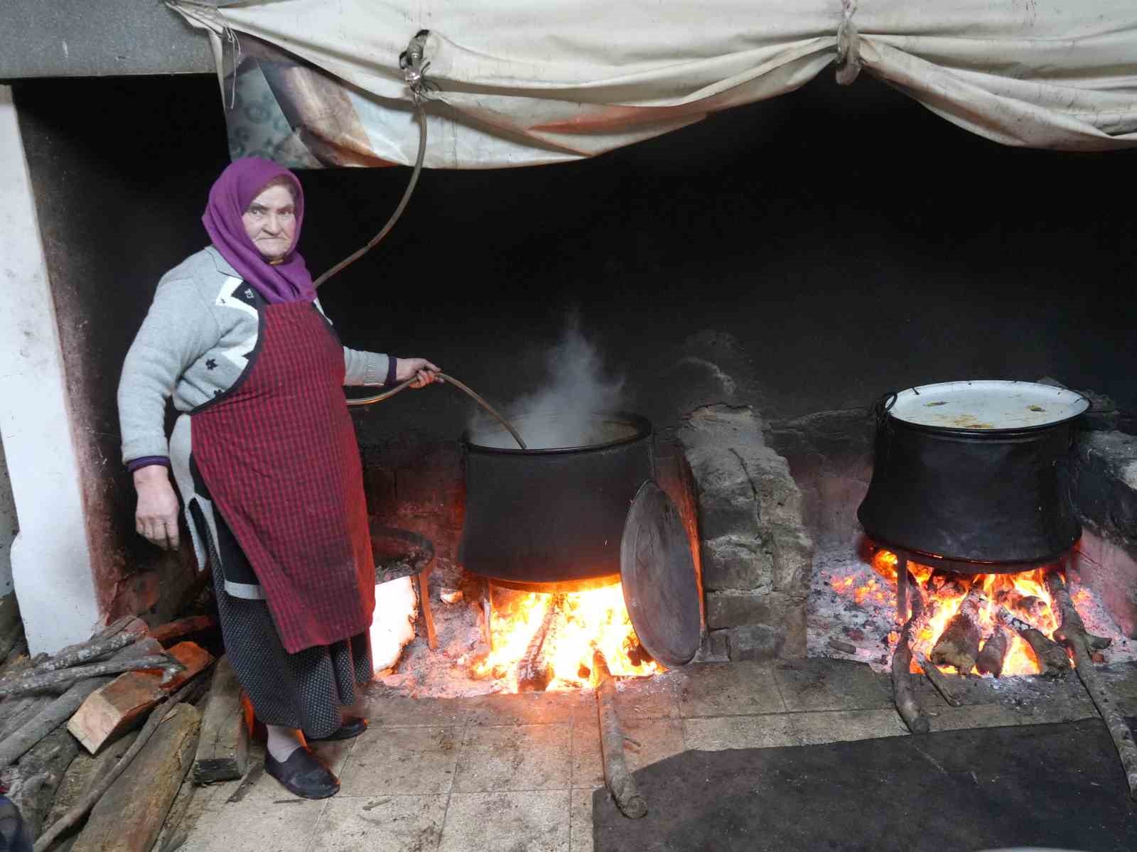 Kastamonu’da 8 asırlık "tekke çorbası" geleneği bu yıl da yaşatıldı
