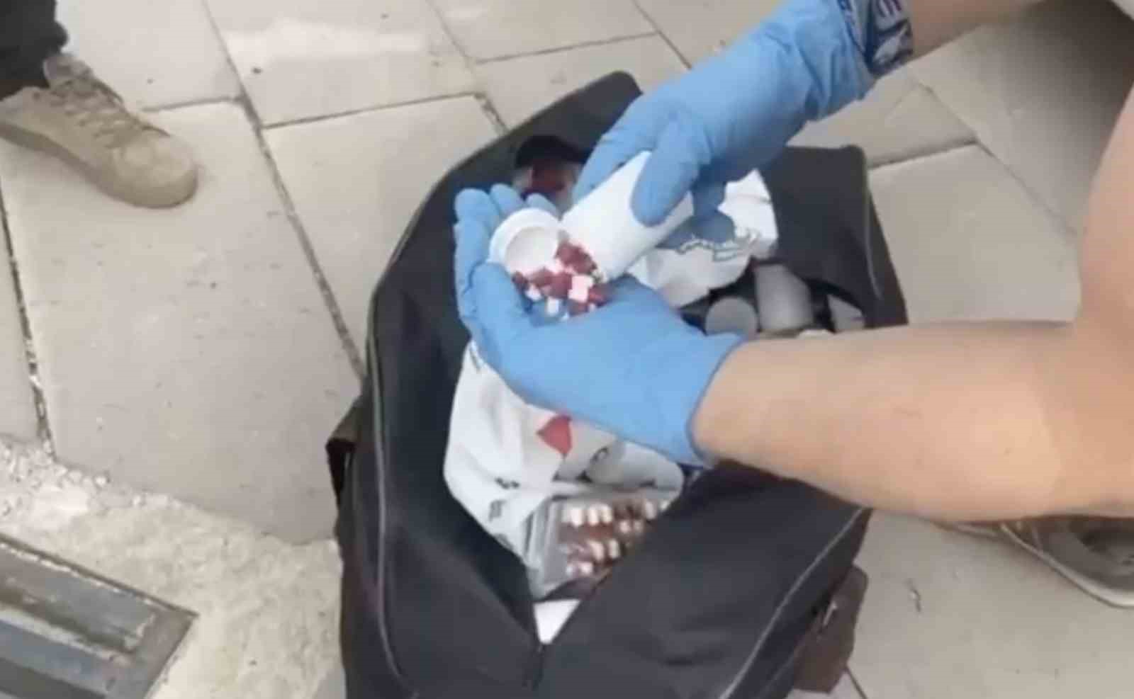 Kastamonu’da 9 bin 642 adet sentetik ecza hapı ele geçirildi
