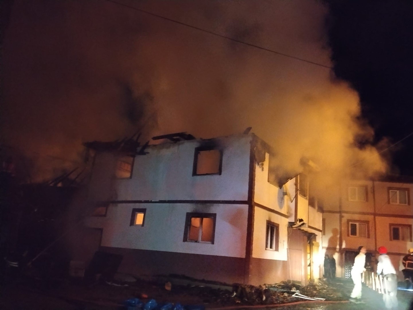 Kastamonu’da alevlere teslim olan iki katlı ev kullanılamaz hale geldi

