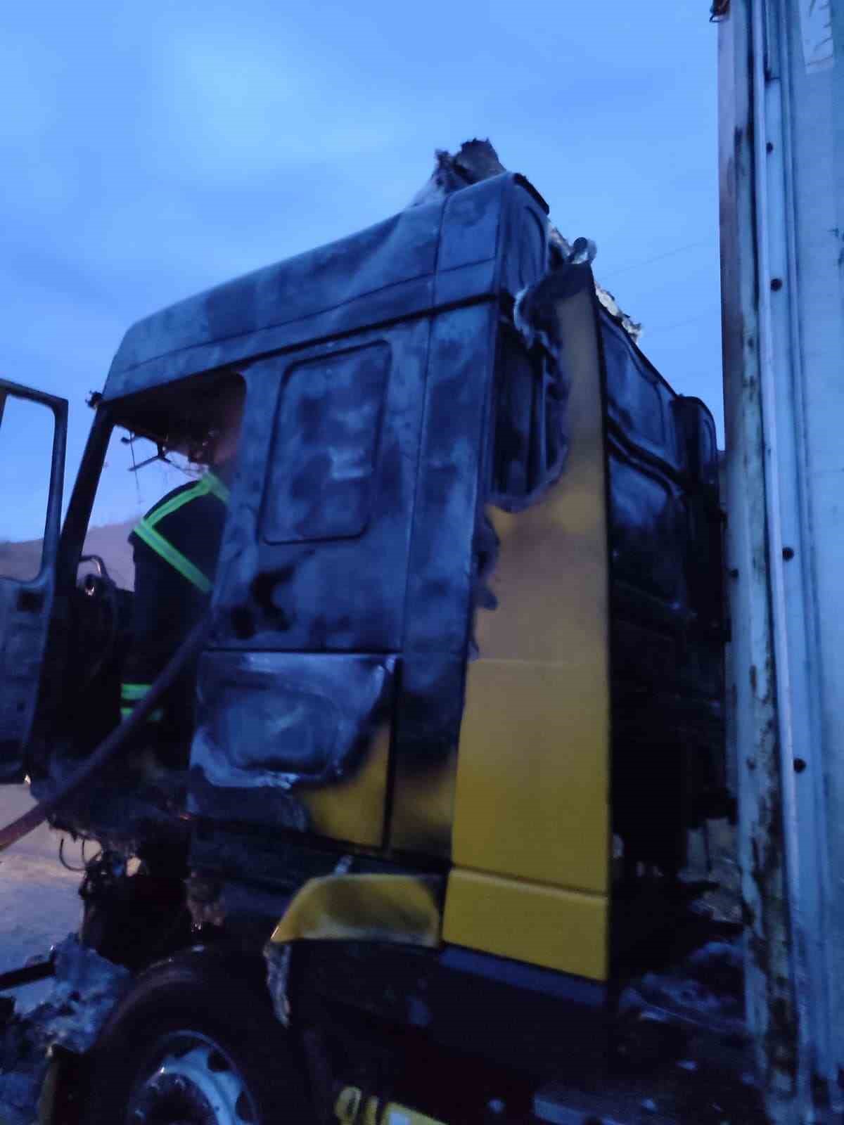 Kastamonu’da alevlere teslim olan seyir kullanılamaz hale geldi
