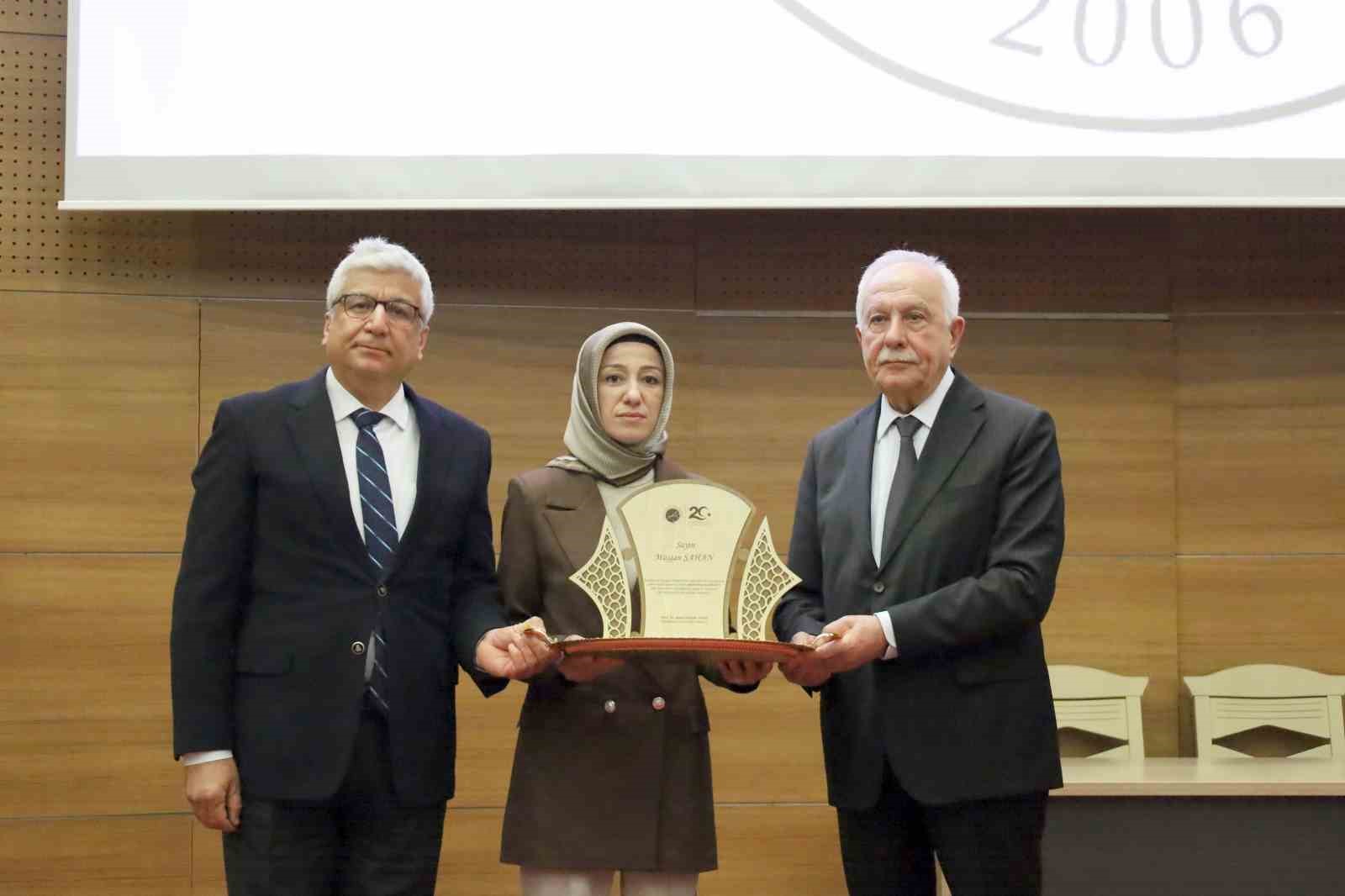 Kastamonu’da alkol ve uyuşturucu bağımlılığı masaya yatırıldı
