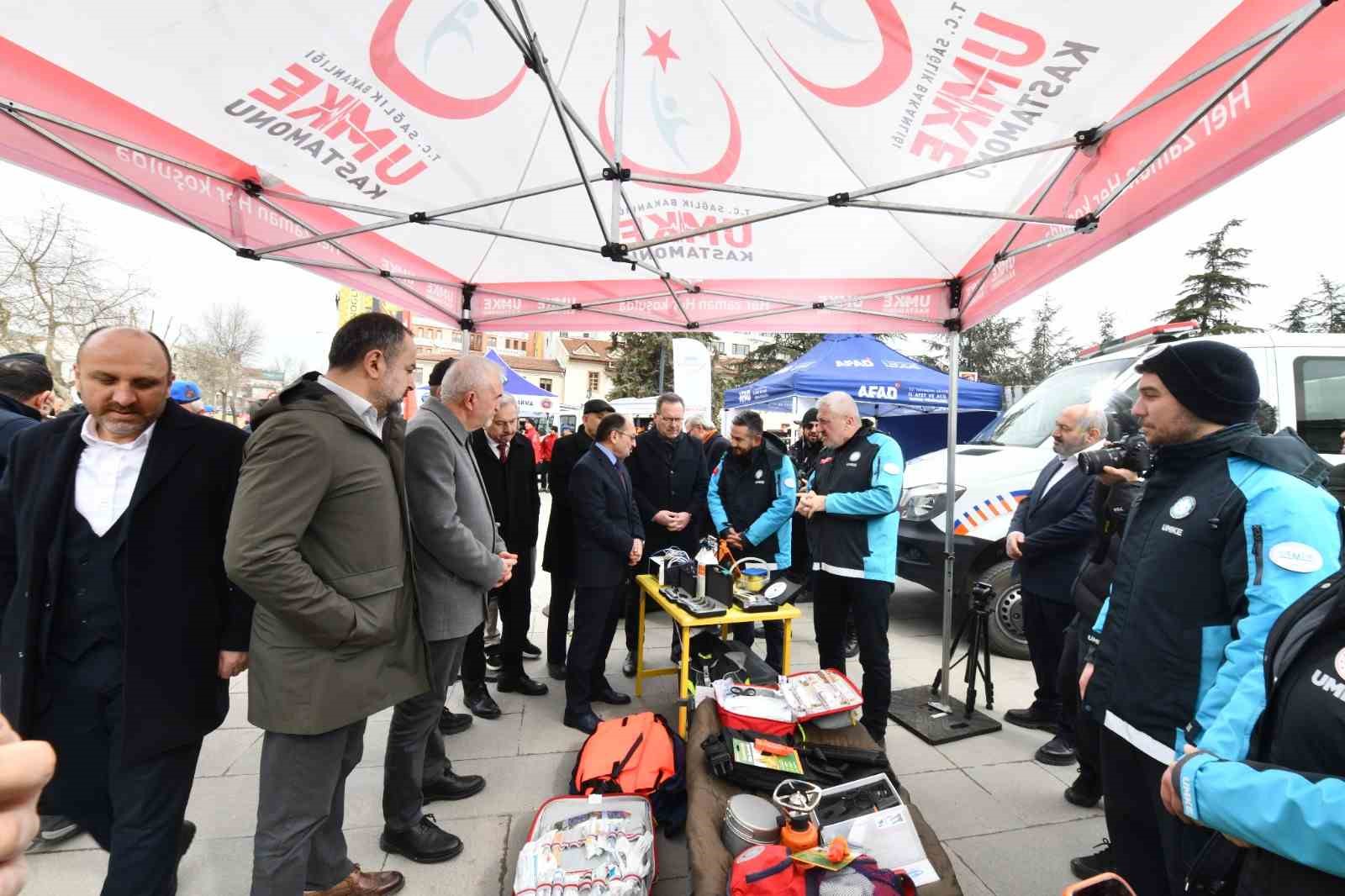Kastamonu’da arama ve kurtarma ekiplerinin kullandığı malzemeler sergilendi
