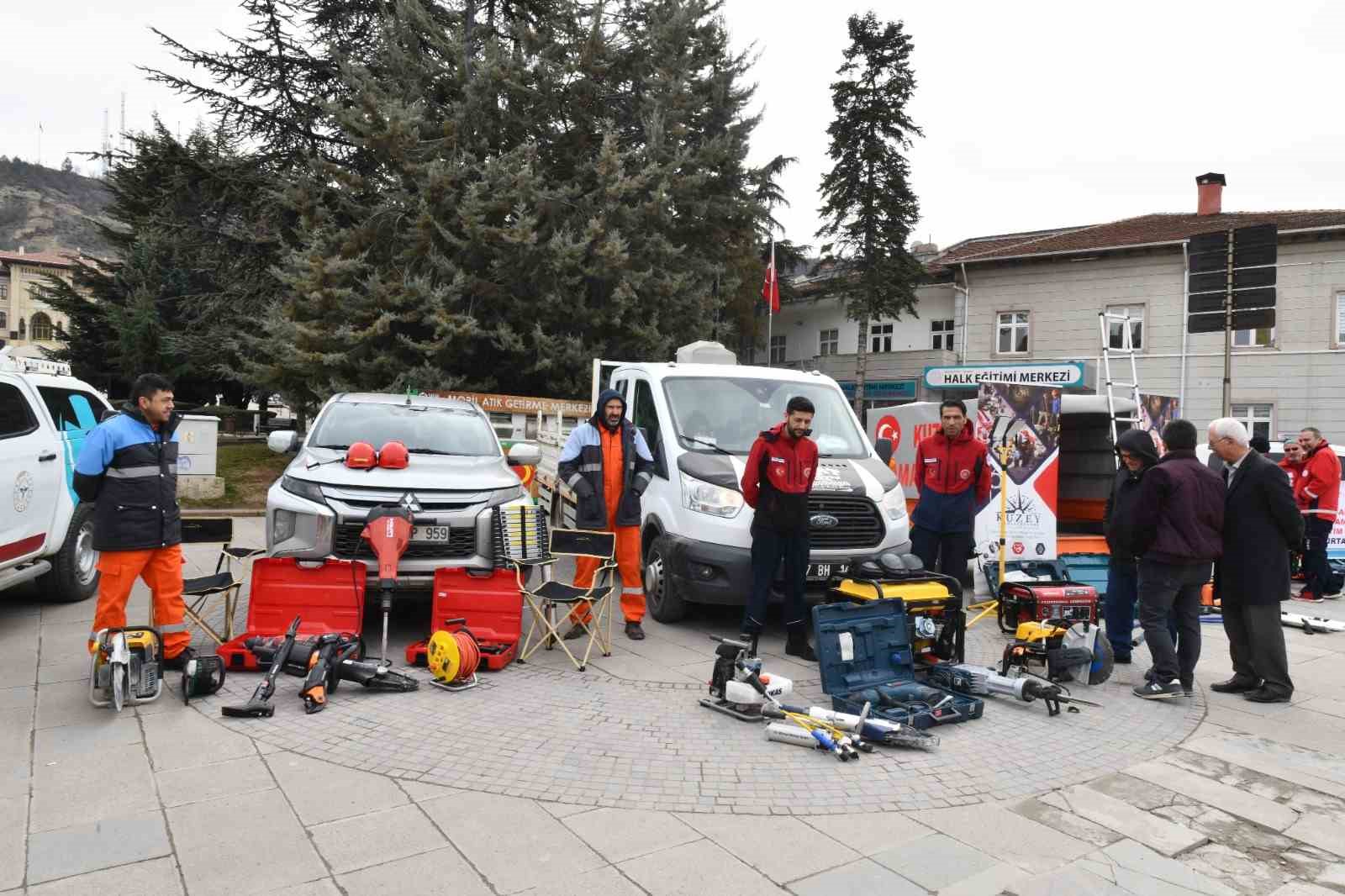 Kastamonu’da arama ve kurtarma ekiplerinin kullandığı malzemeler sergilendi
