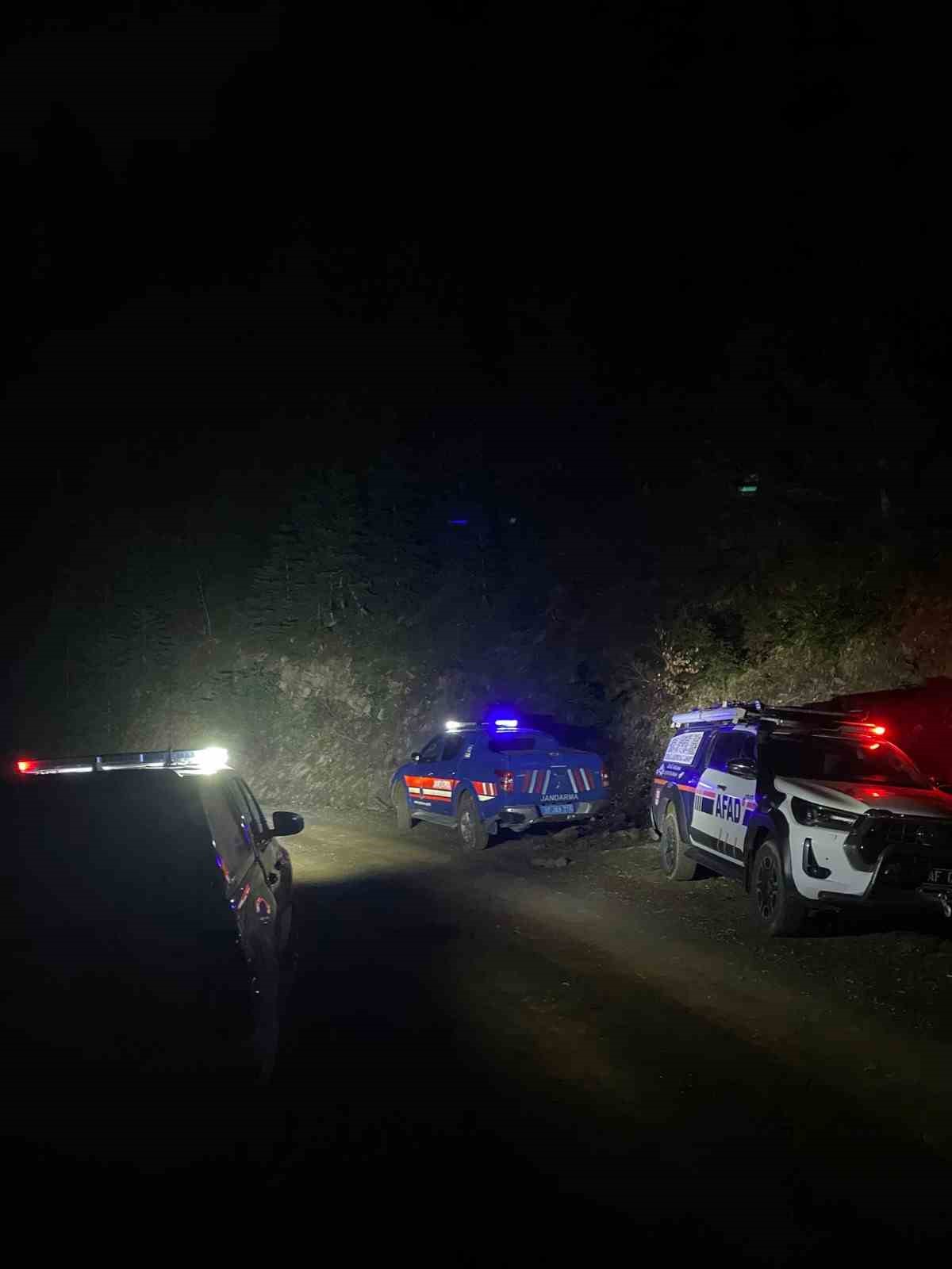 Kastamonu’da dağlık alanda uçurumdan düşen genç için ekipler seferber oldu
