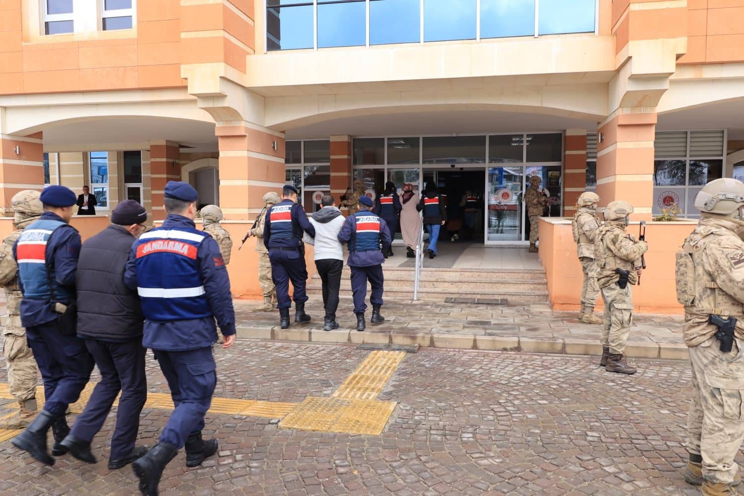 Kastamonu’da DEAŞ operasyonunda gözaltına alınan 2 şüpheli tutuklandı
