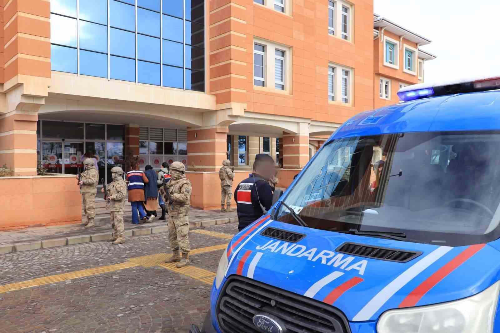 Kastamonu’da DEAŞ operasyonunda gözaltına alınan 2 şüpheli tutuklandı
