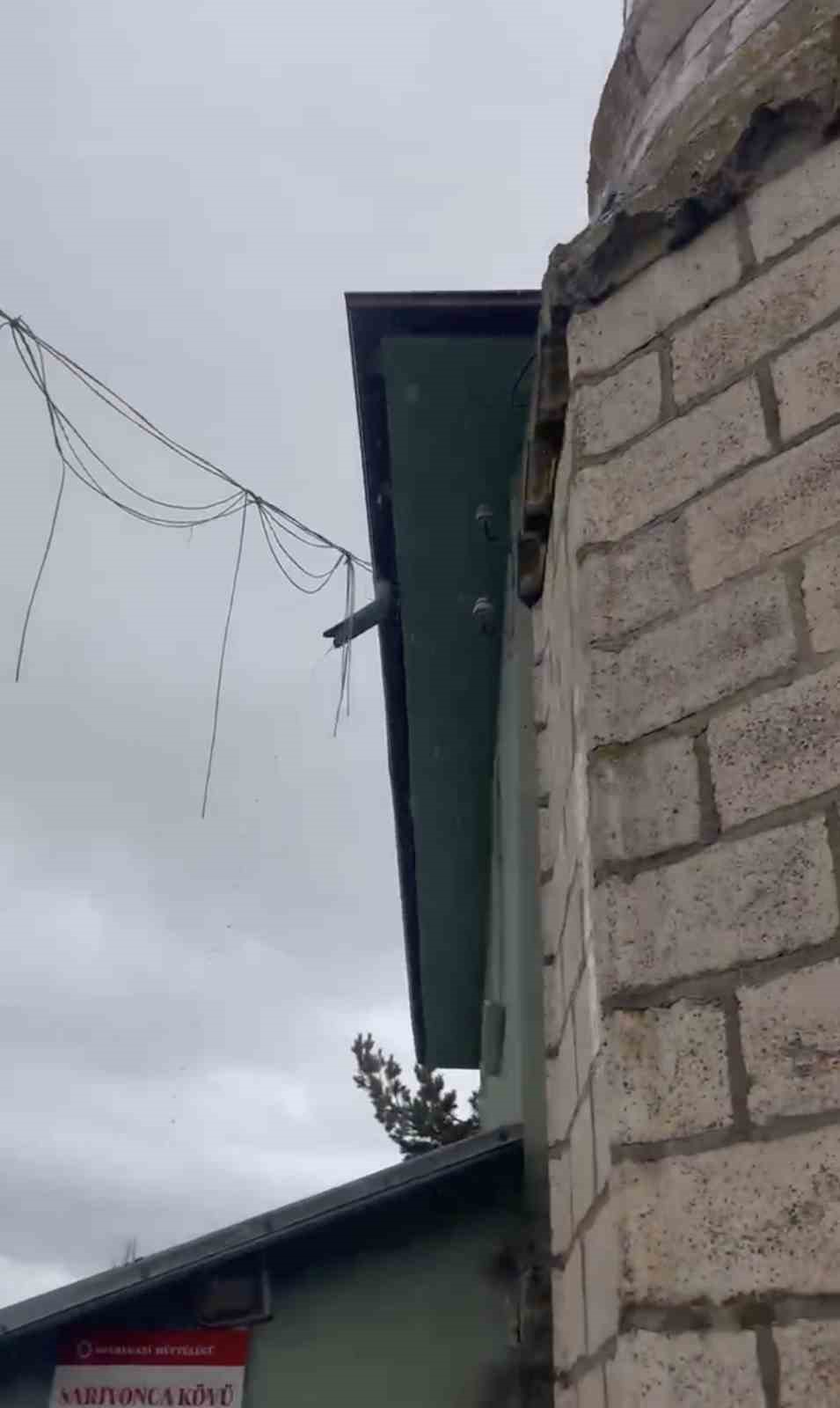 Kastamonu’da düşen yıldırım camiye isabet etti
