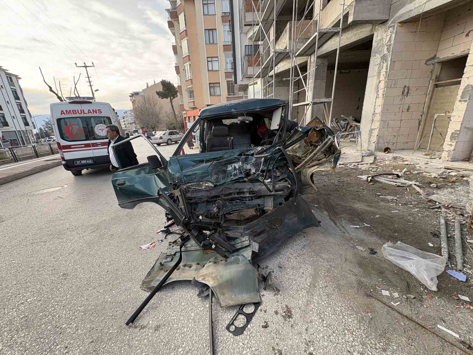 Kastamonu’da ekmek taşıyan fırın araçları çarpıştı: 3 yaralı
