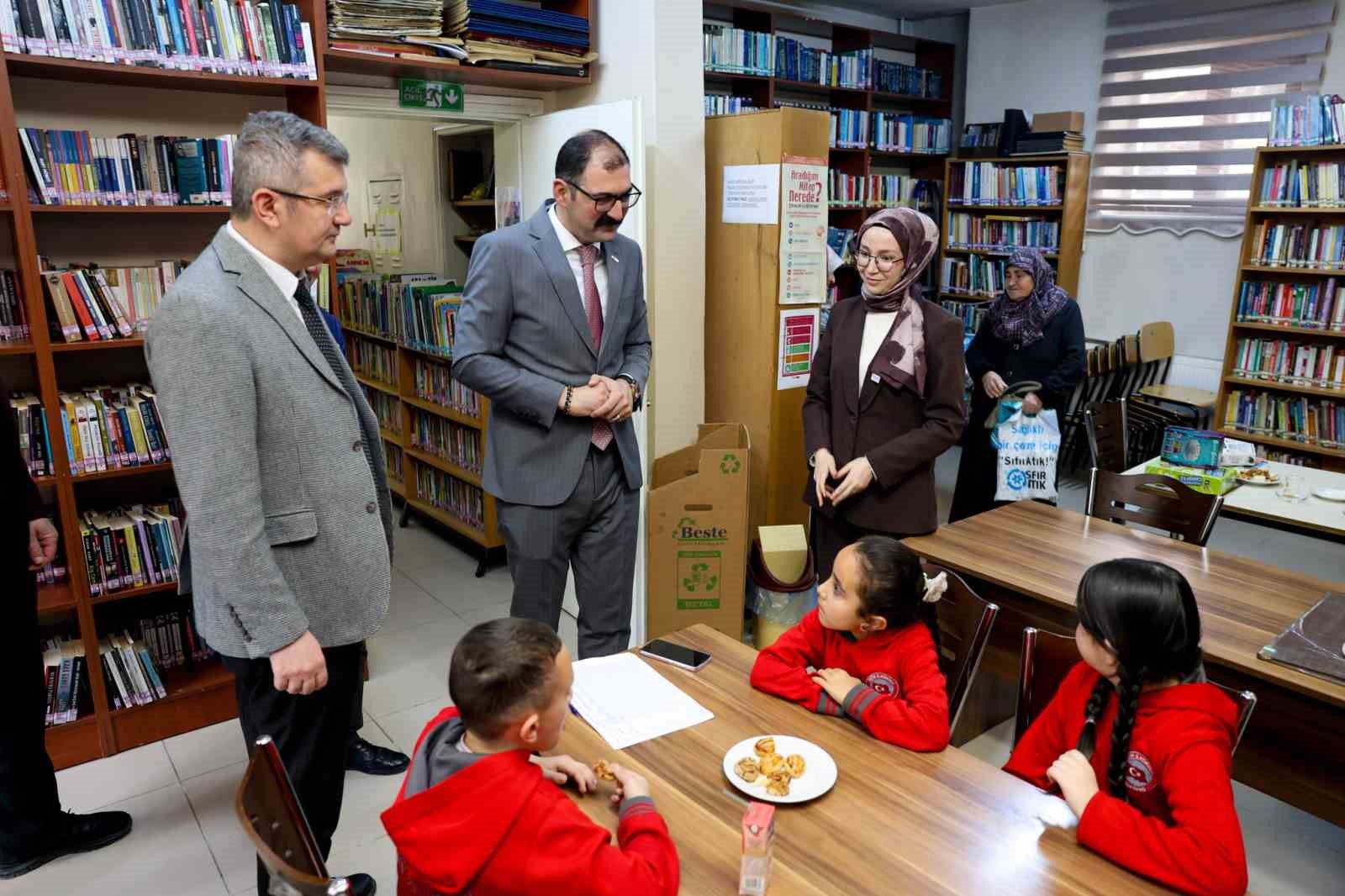 Kastamonu’da en çok kitap okuyan öğrenciler ödüllendirildi
