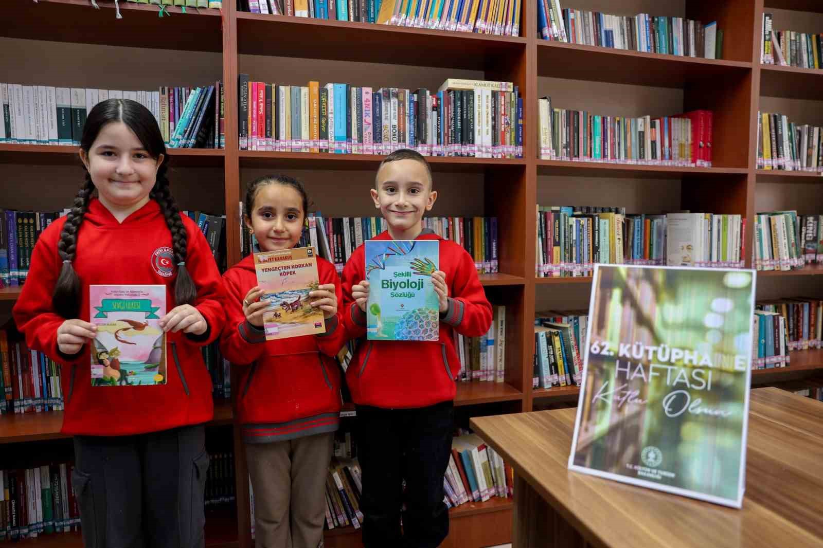 Kastamonu’da en çok kitap okuyan öğrenciler ödüllendirildi
