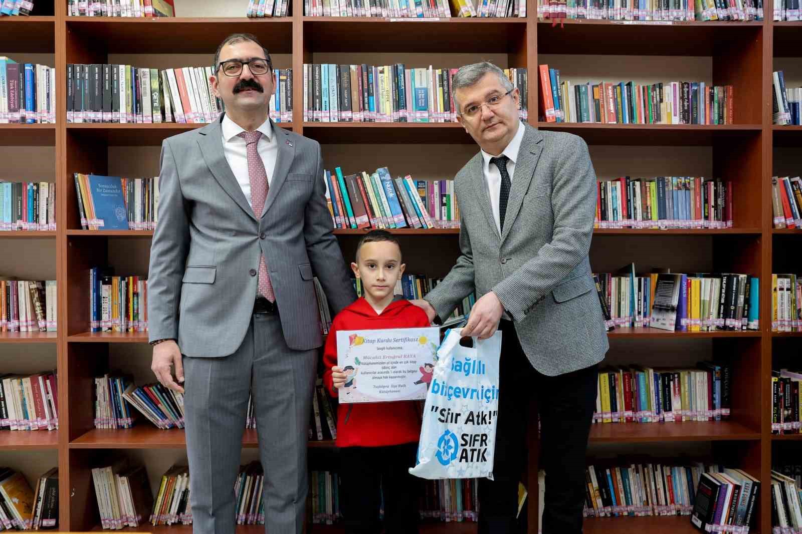 Kastamonu’da en çok kitap okuyan öğrenciler ödüllendirildi
