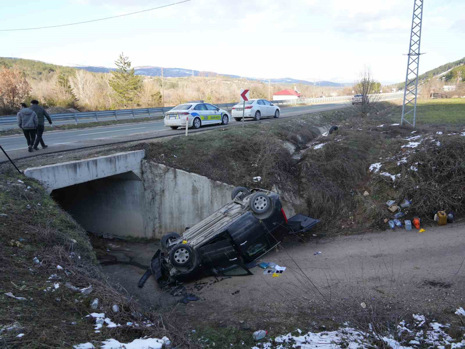 Kastamonu’da hafif ticari araç şarampole uçtu: 1 ölü
