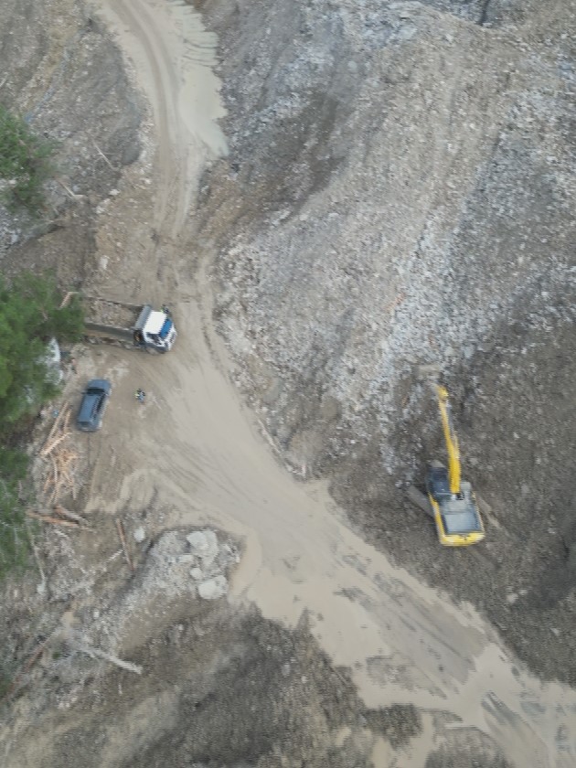 Kastamonu’da heyelan nedeniyle ulaşıma kapanan yolda çalışmalar sürüyor
