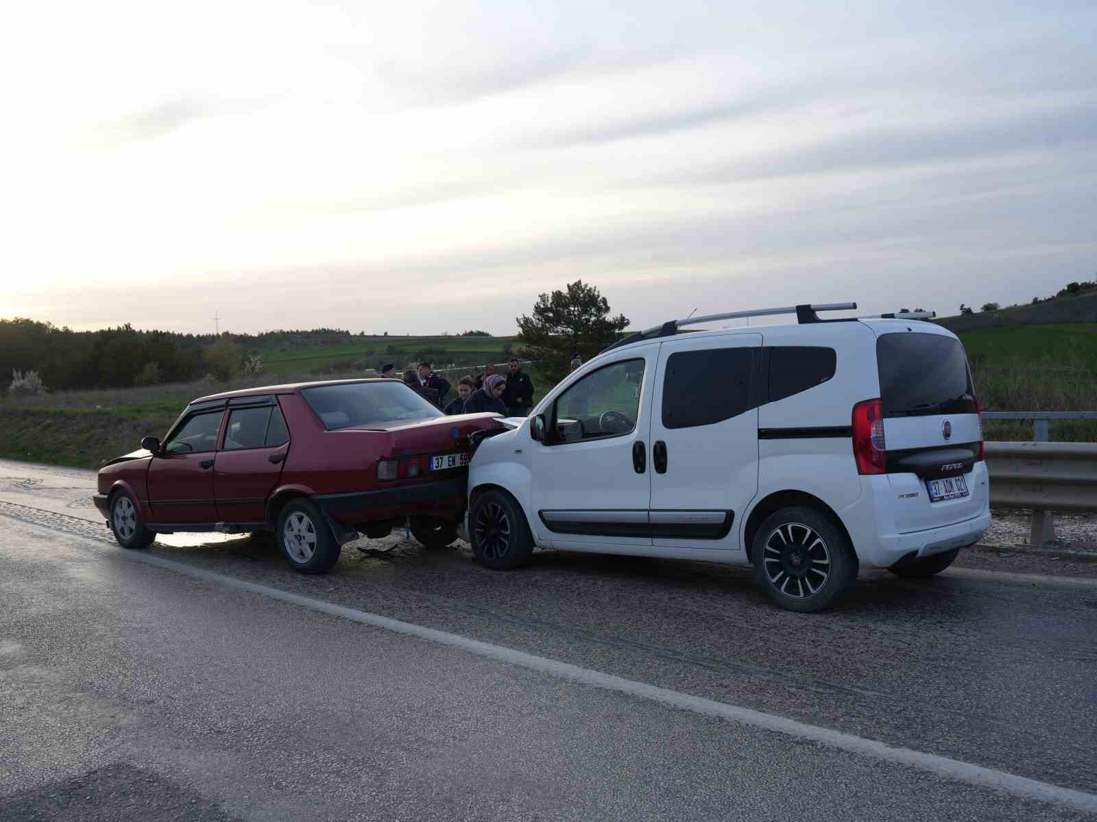 Kastamonu’da iki ayrı trafik kazasında 6 kişi yaralandı
